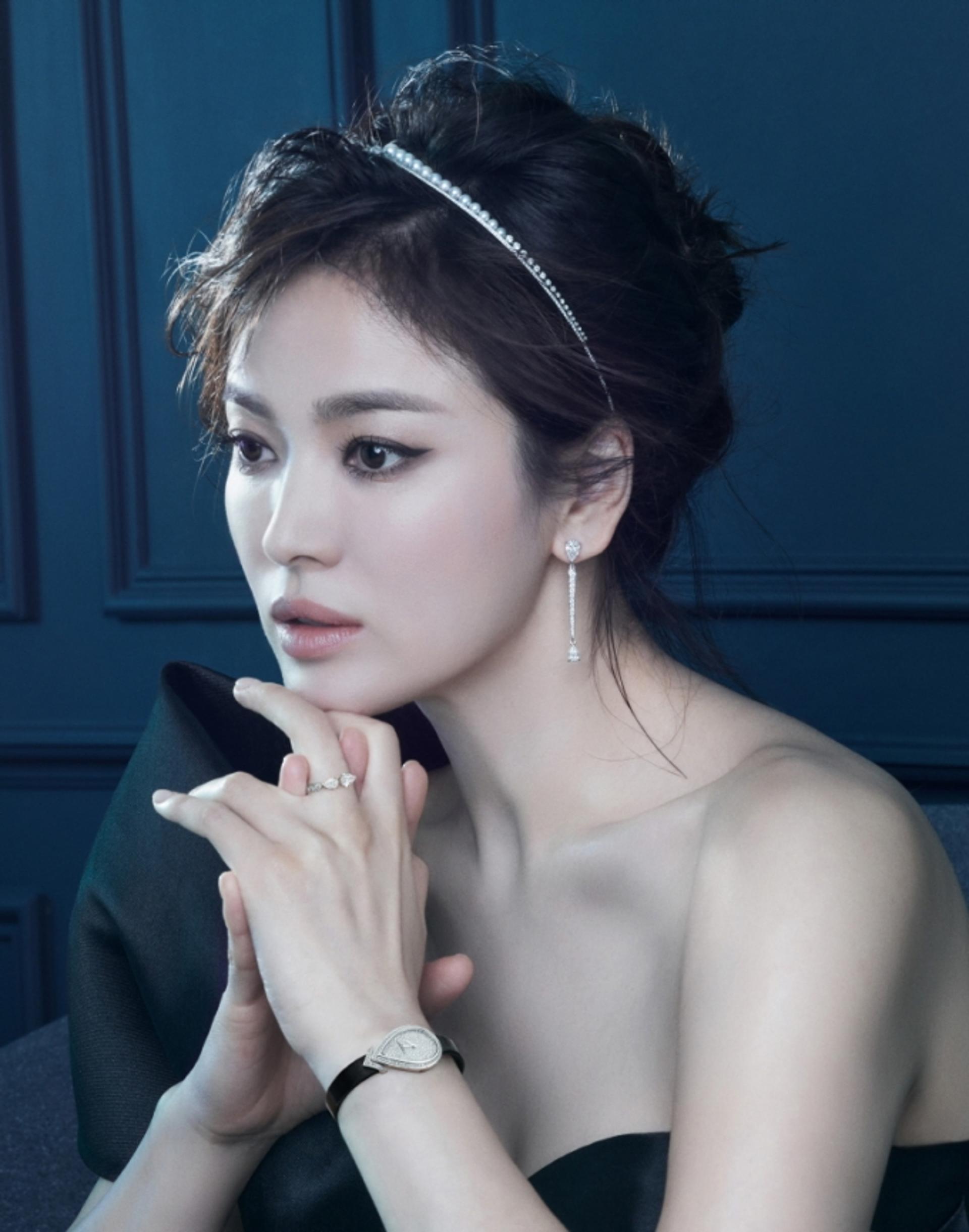 [★화보]"여왕의 귀환"… 송혜교, 우아함의 정석