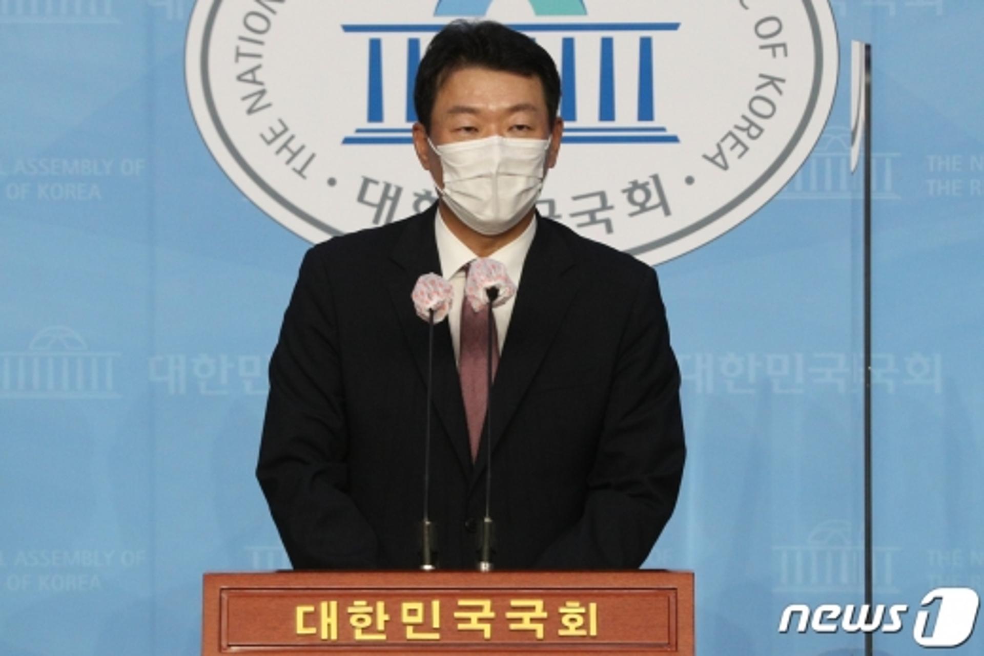 문대통령 "좀스럽다" 표현에 국민의힘 "농지법 위반 설명하면 될 일"