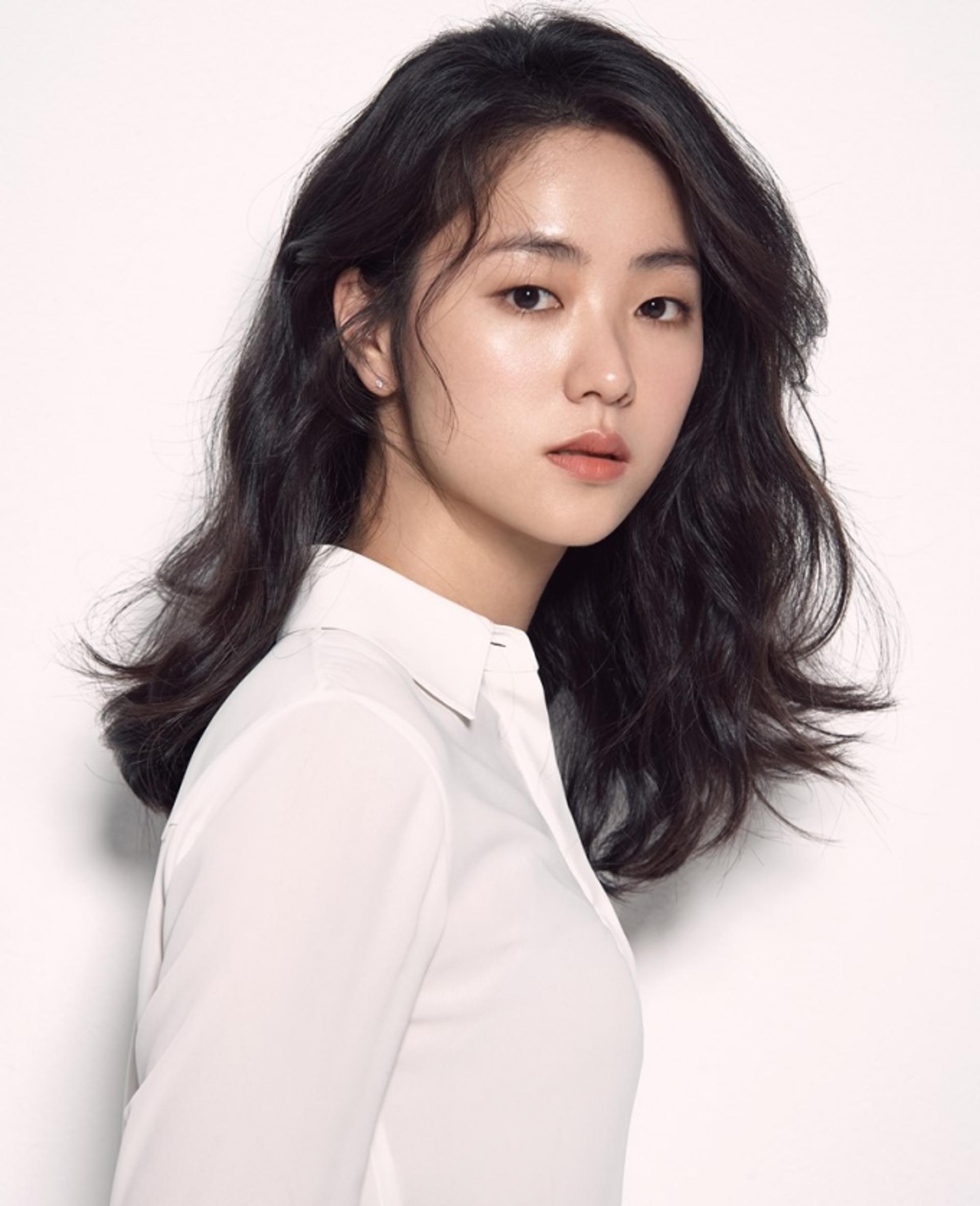 배우 전여빈, 넷플릭스 '글리치' 주연 확정… 대세 행보