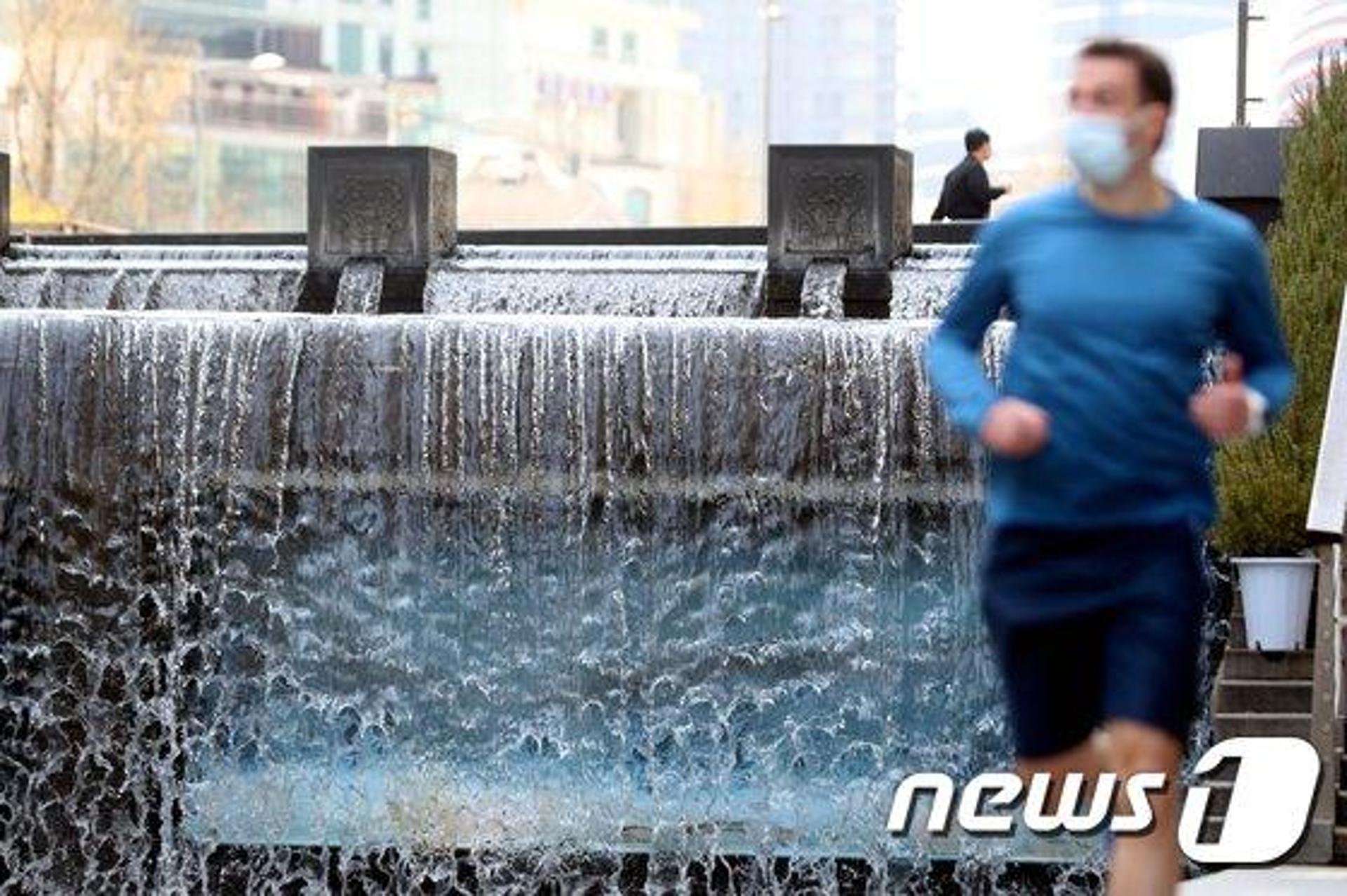 건강해지고 싶다면 ‘건강관리사’ 대신 ‘보험사’ 찾아가라?