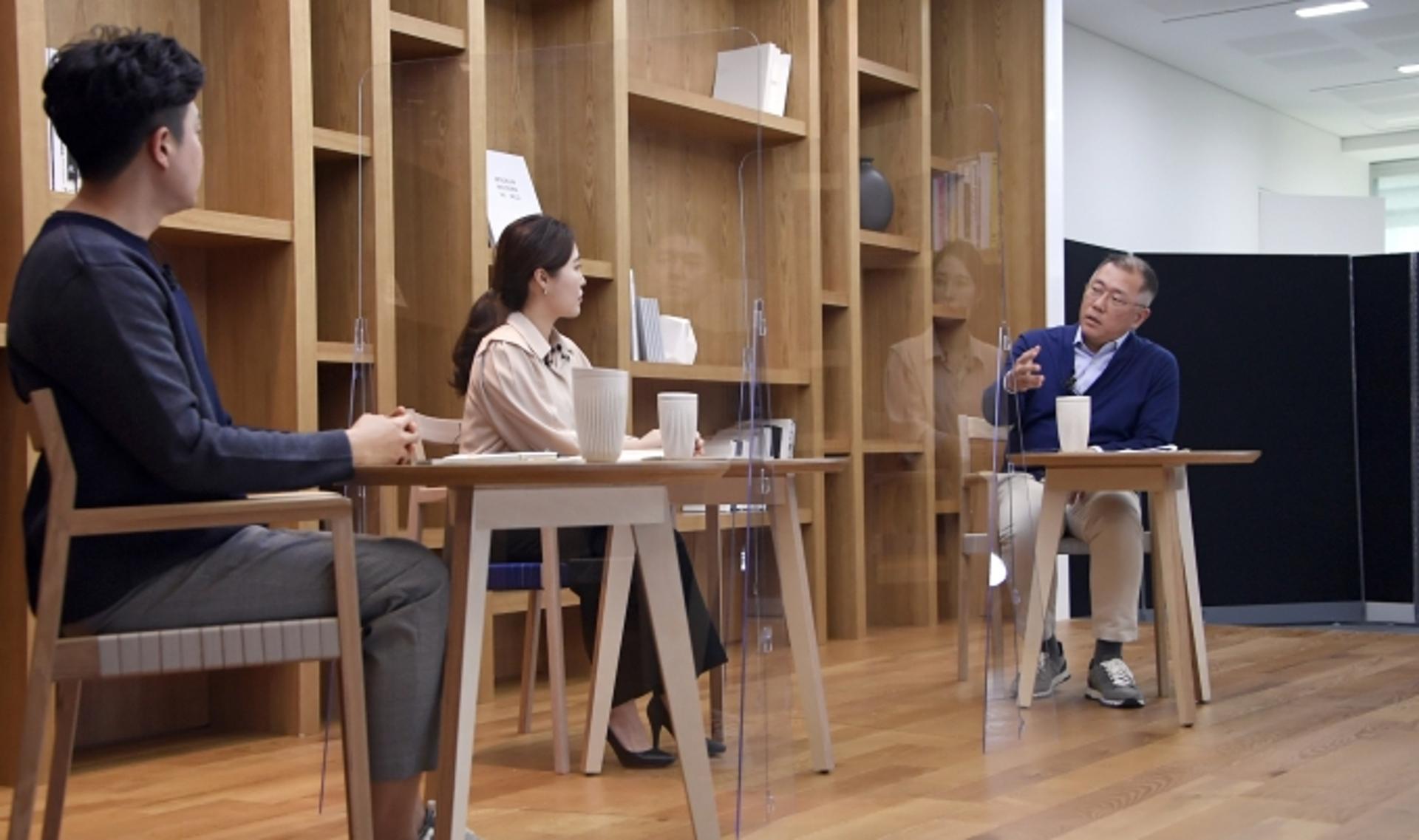 정의선 회장 “미래사업 성과 자신… 처우 문제도 개선할 것”