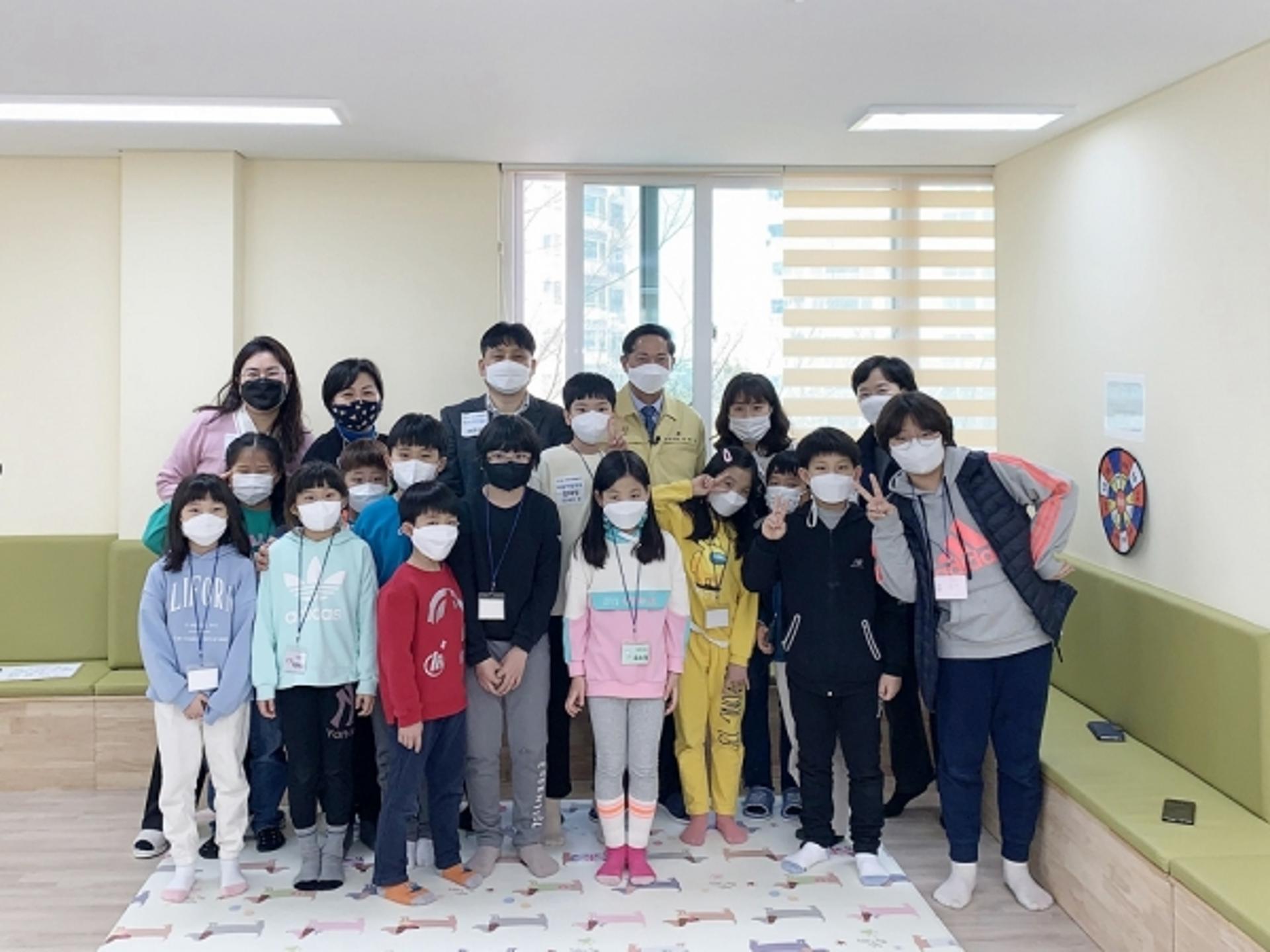 "'아이 키우기 좋은 도시' 만들것"…이재준 고양시장, '대화 다함께돌봄센터' 찿아