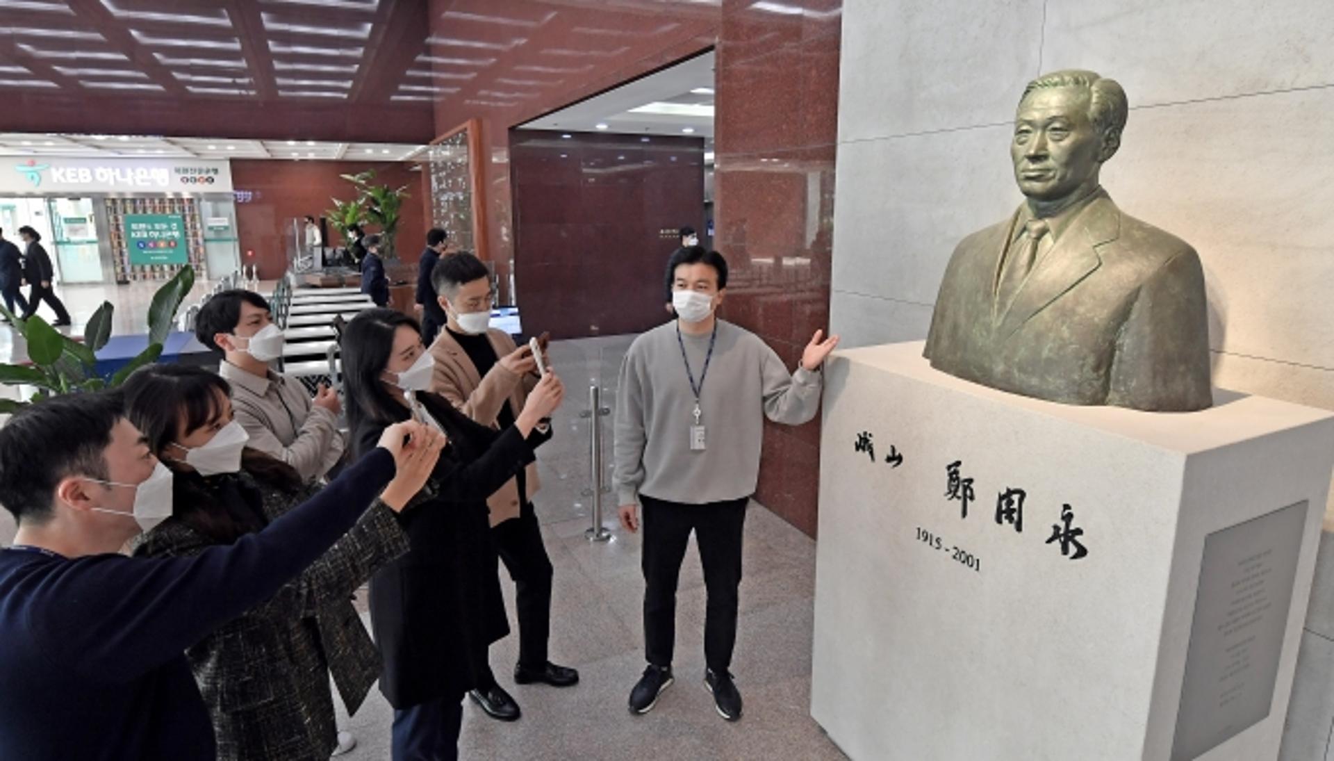 정주영 명예회장 20주기… 범현대가 청운동 자택서 제사