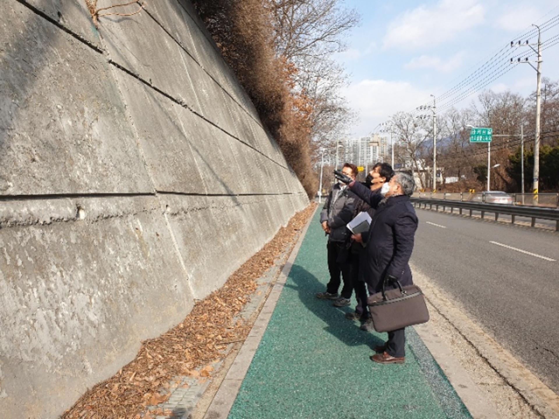 대형옹벽 안전관리 '구멍'… 경기도, 261개 시설 관리 누락·방치 적발