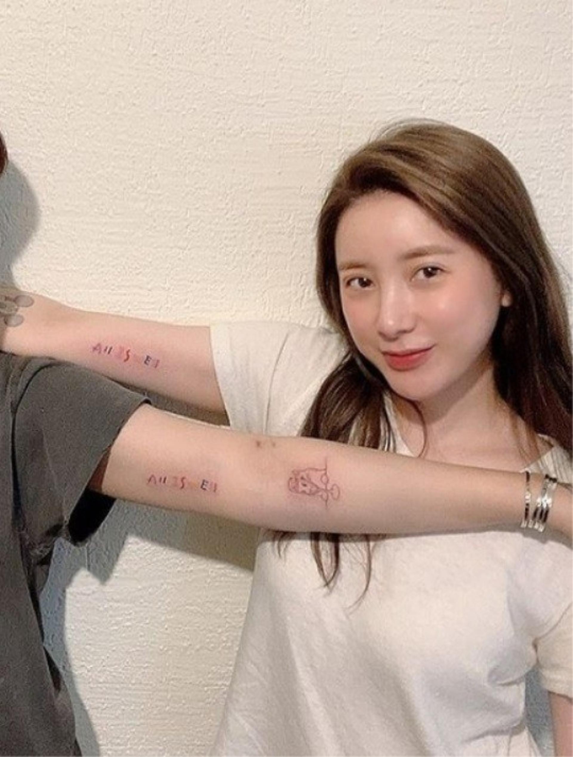 "원작자께 죄송"… 서인영, 우정 타투 도용 논란