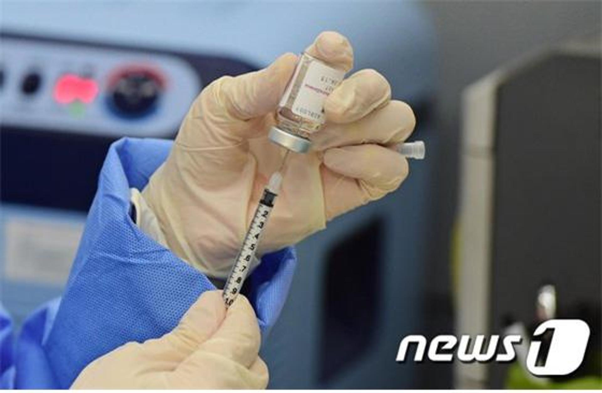 코로나 백신 맞고 실신·복통… 부작용 보험은?