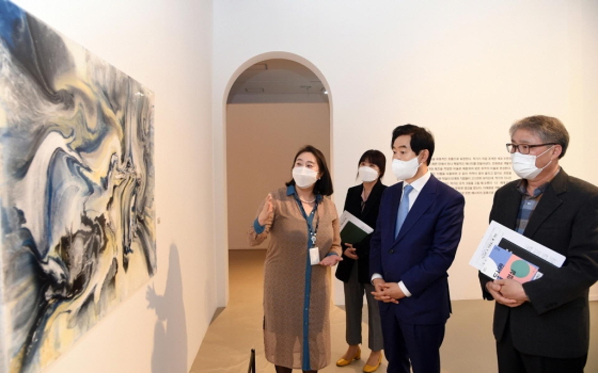 안병용 시장 "의정부 지역 신진 작가 작품 활동, 의정부미술도서관이 적극 지원"