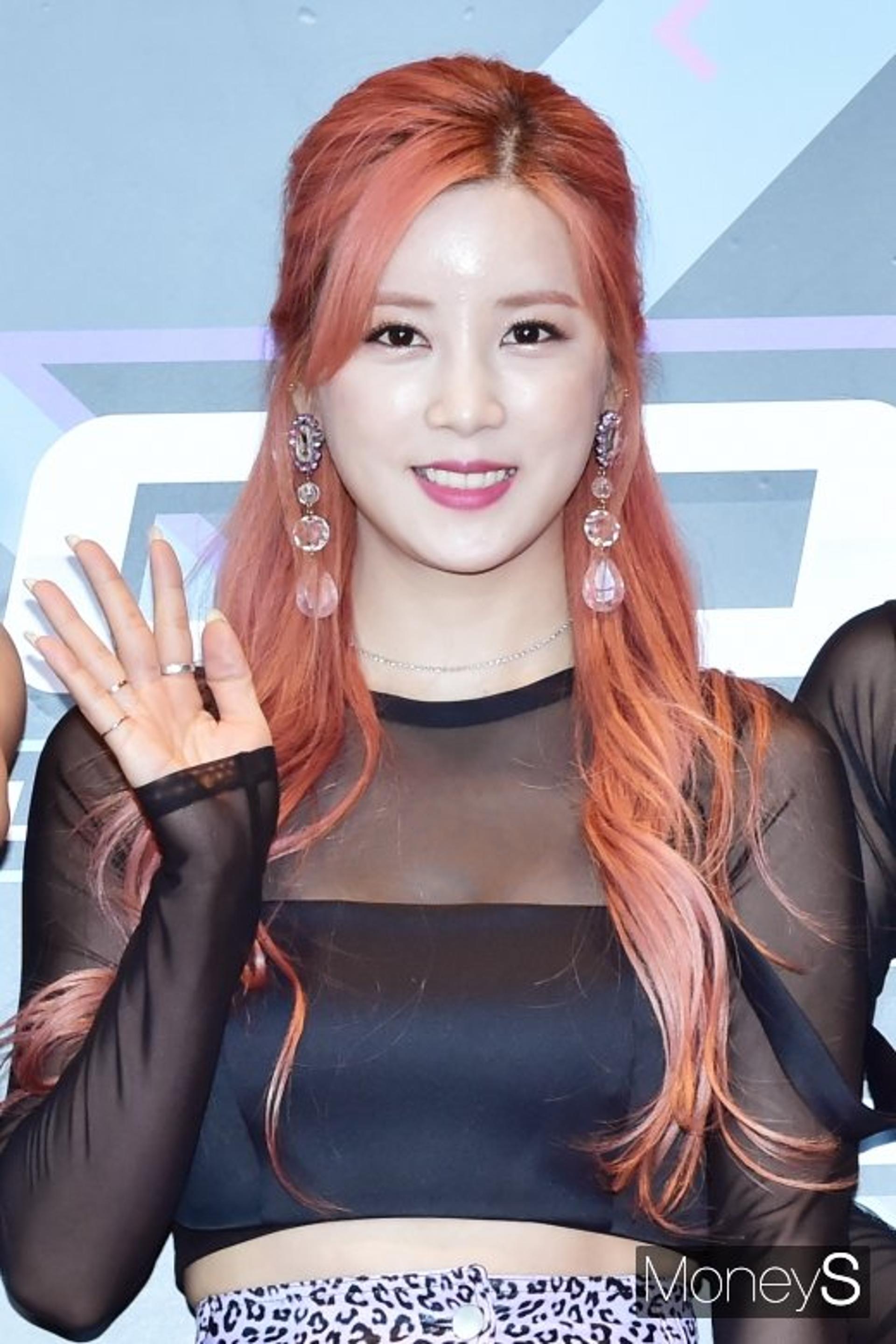 [전문]"사생활 폭로할 것"… '에이핑크' 박초롱, 은퇴 협박 친구 고소