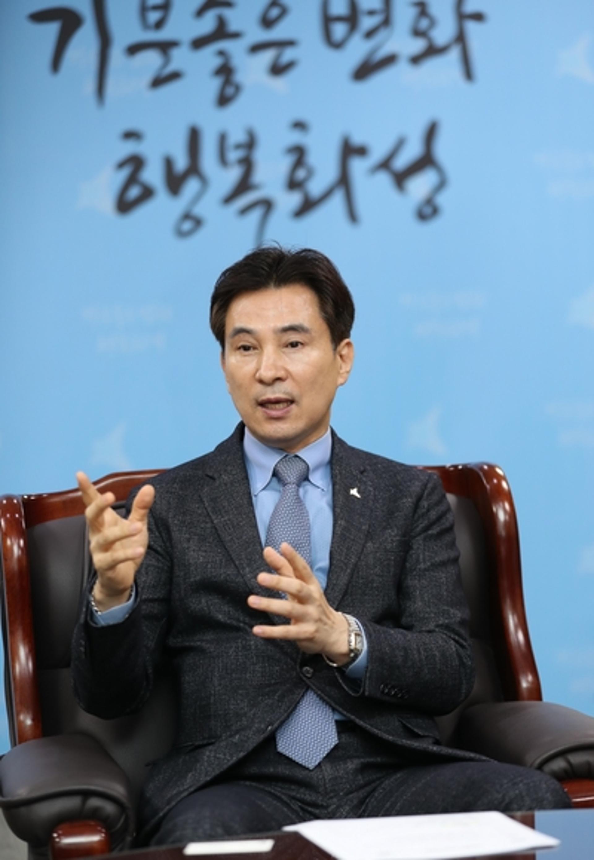 서철모 화성시장, "2021년 중‧고등학생 무상교복 지원"