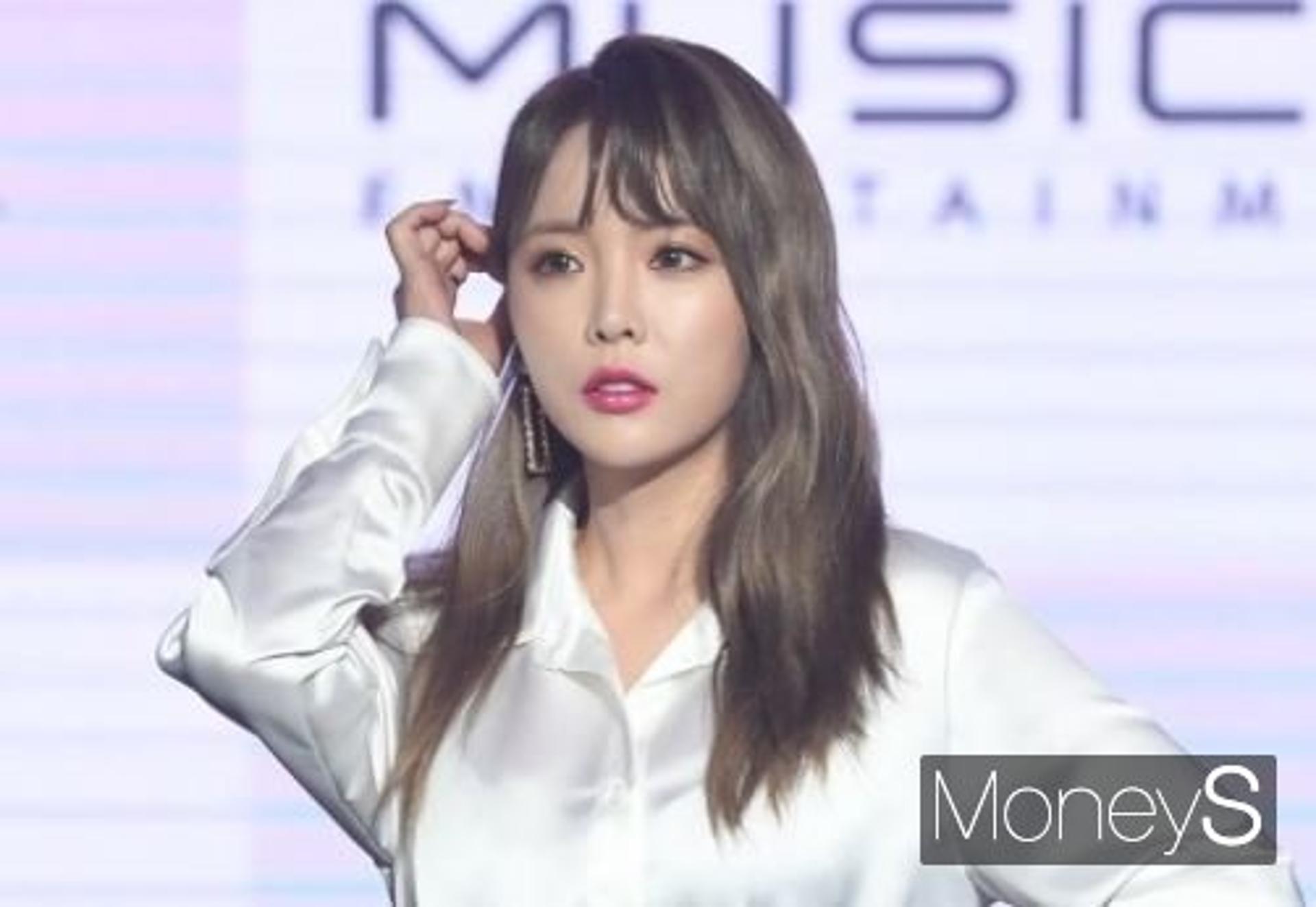 '자숙' 홍진영 근황, SNS 보니… 심경 표현?
