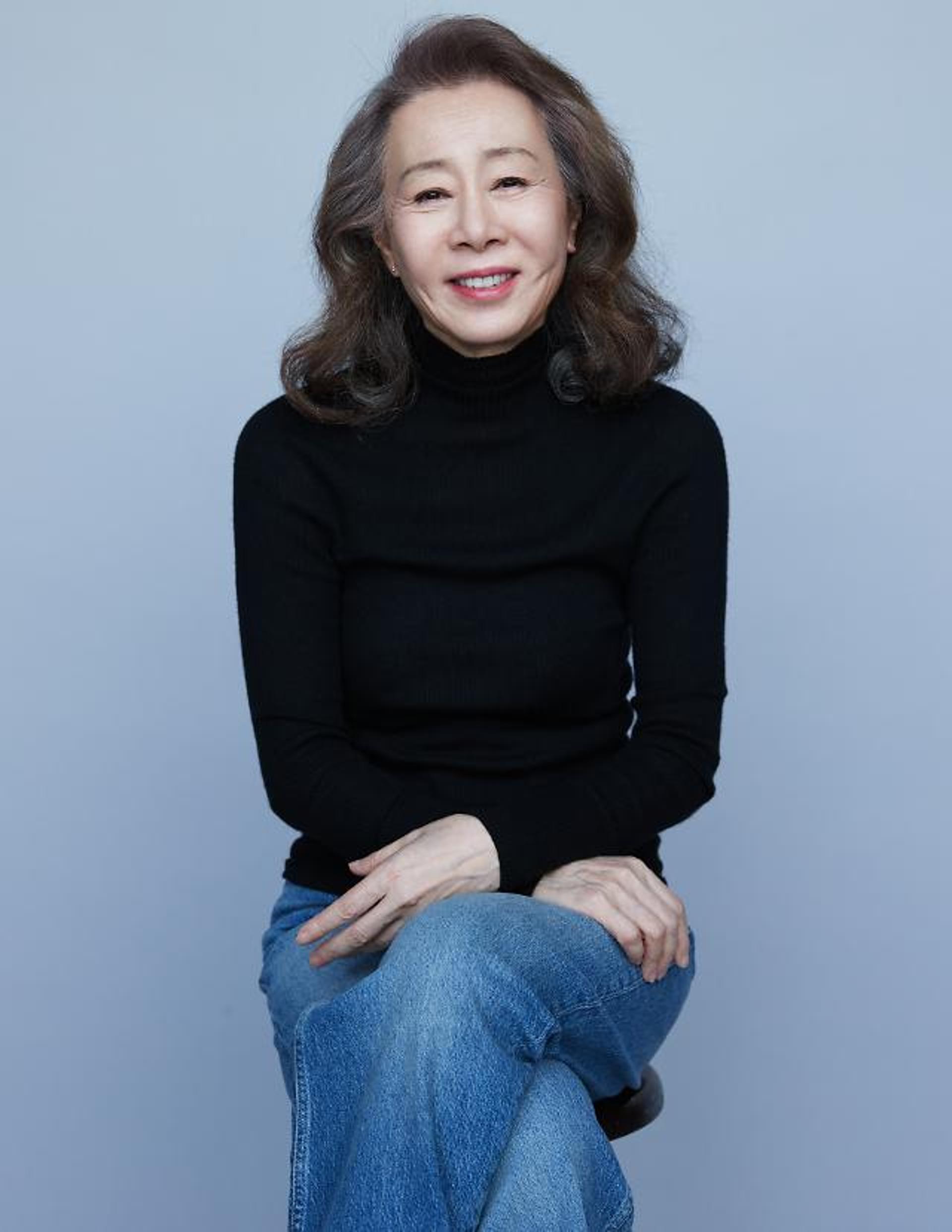 윤여정, 美배우조합상 여우조연상… 오스카 가능성↑