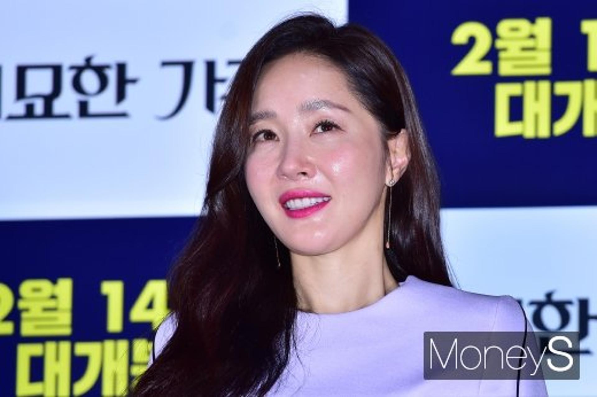 "남편과 헤어졌다"… 엄지원 이혼 심경 보니(공식)