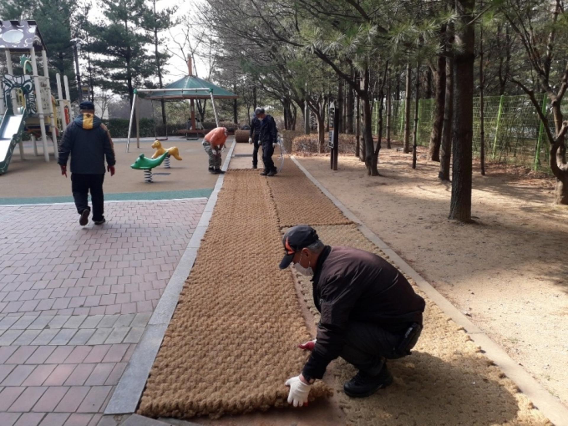 용인시, 관내 공원 145곳의 시설물 긴급 점검나서
