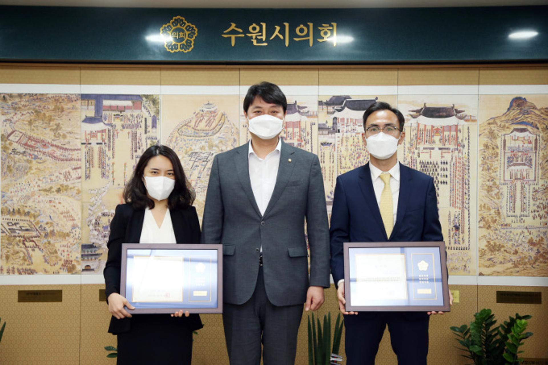 수원시의회, 법률고문으로 김영주·전선애 변호사 위촉