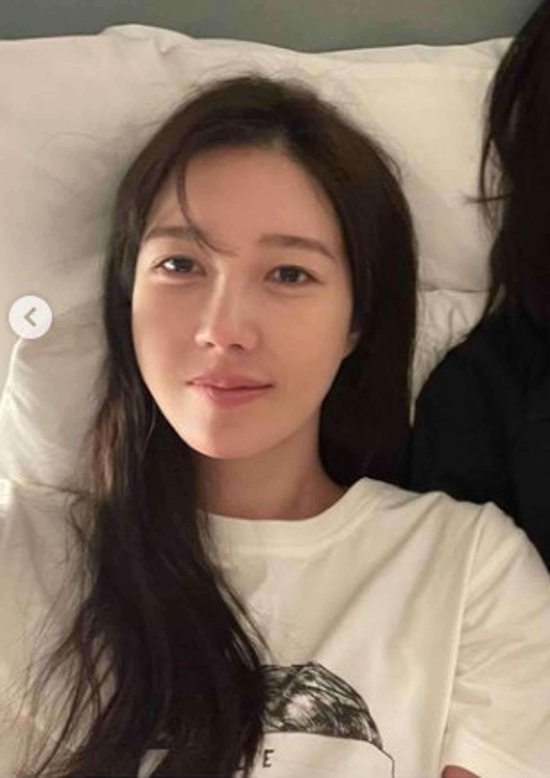 청초한 이지아… 화장기 없어도 미모 눈부시네