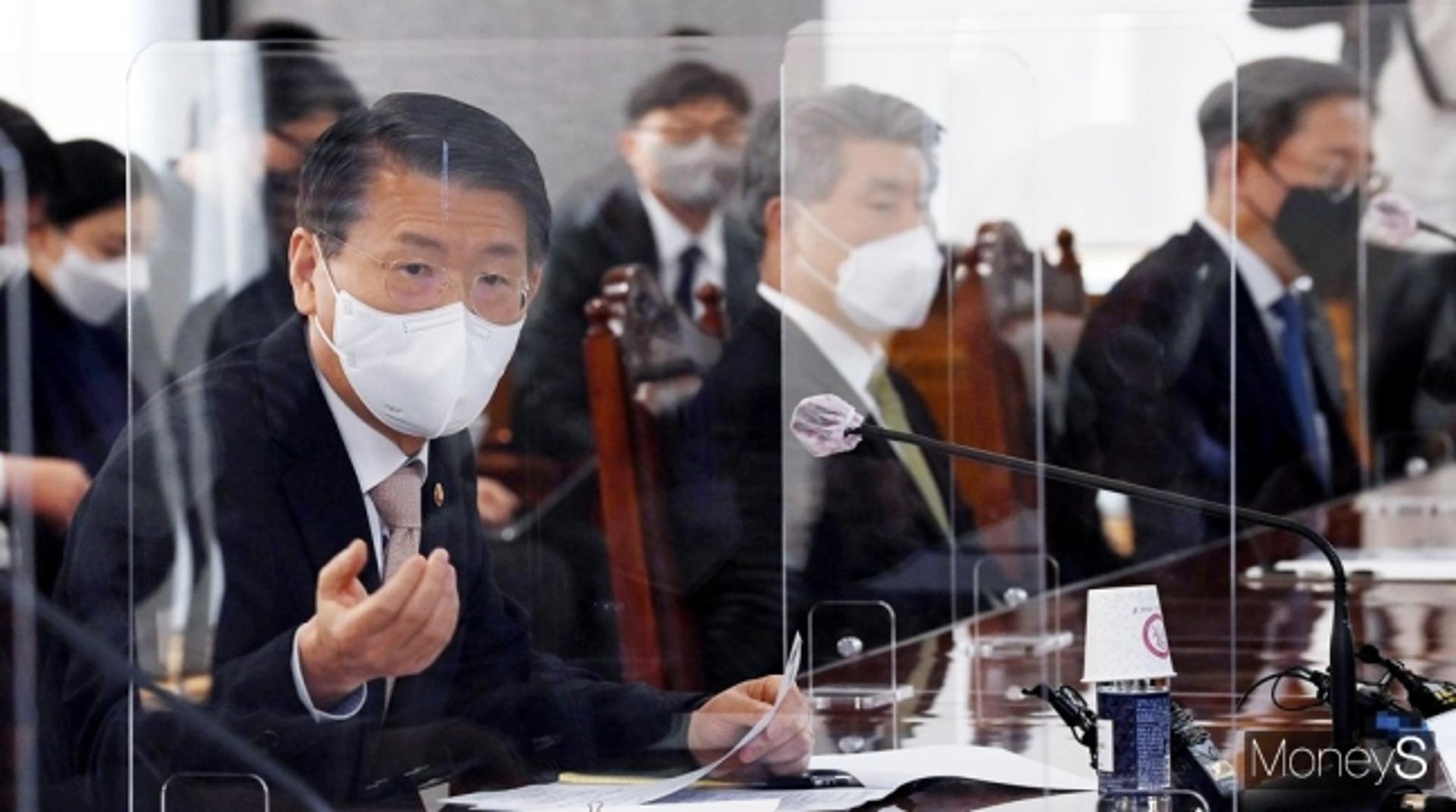 혼란만 키운 금소법… 금융위 "이번주 시행상황반 가동"