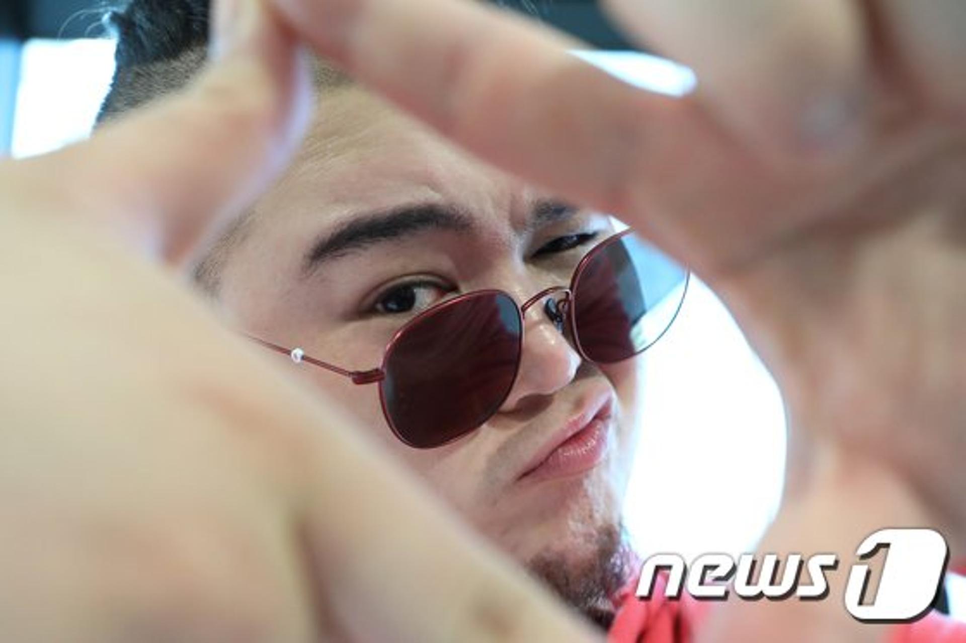 "쑥 타는 냄새 나…" '대마초 소지·흡연' 킬라그램 검찰 송치