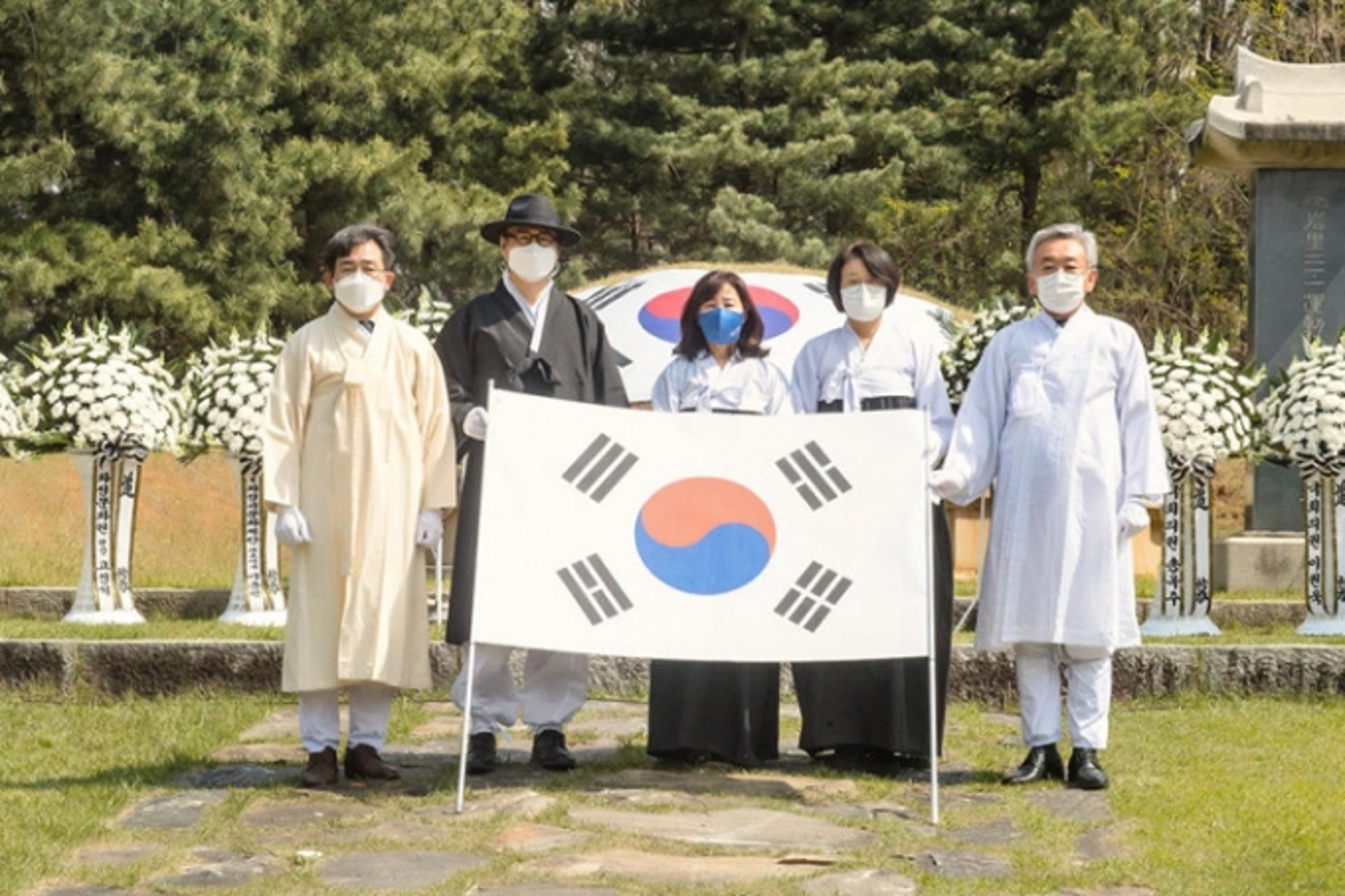 화성시의회 교육복지위원회, 화성 4·15 제암·고주리 사건 합동묘역 참배