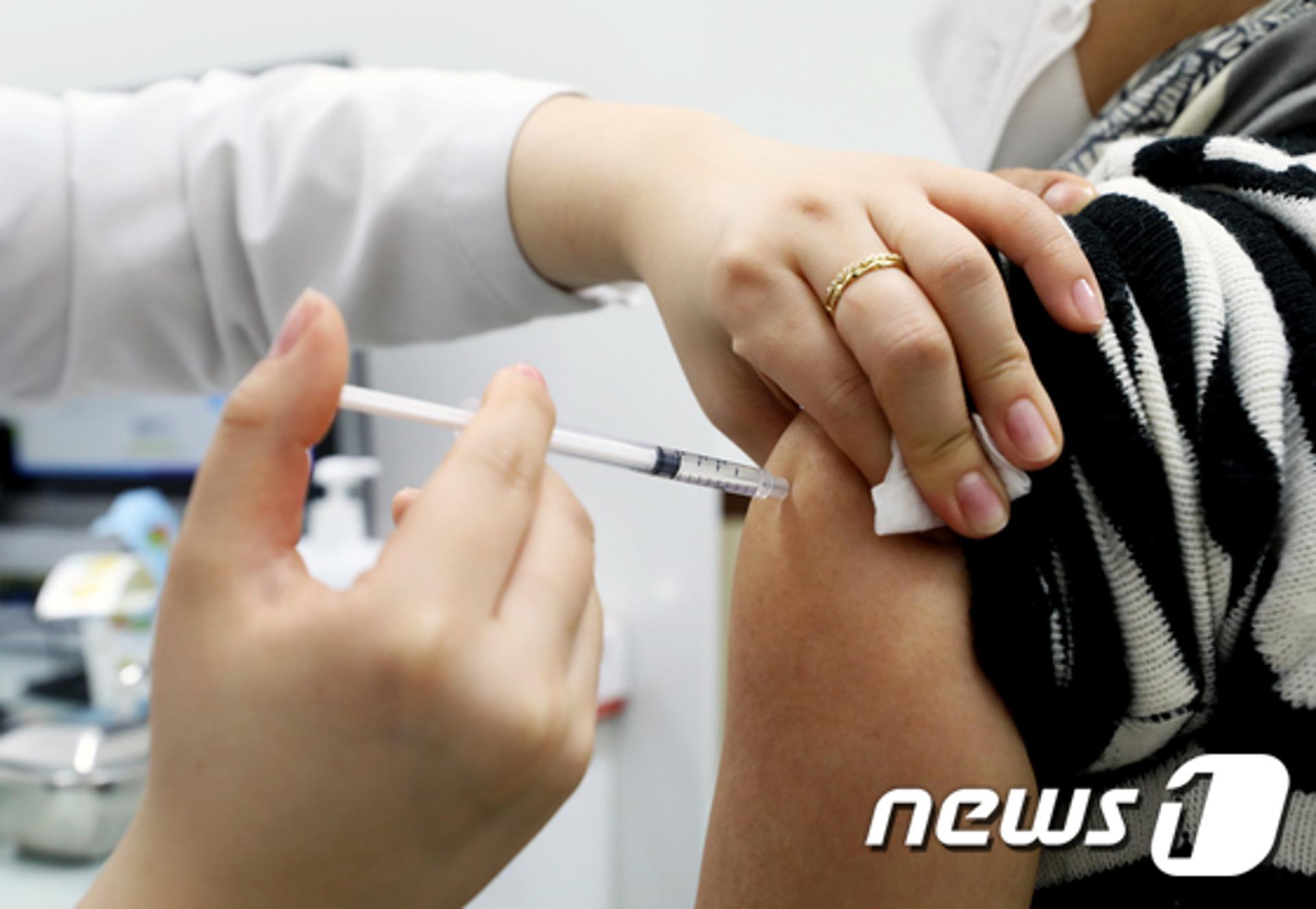 4차 유행 현실로? 주말 효과에도 여전히 일 평균 600명(종합)