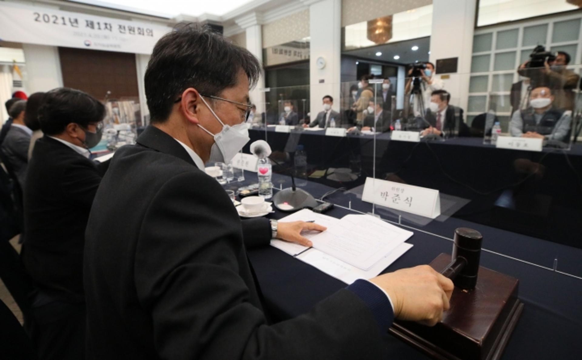 '최저임금' 벼르는 노동계, 공익위원 교체 요구… 왜?