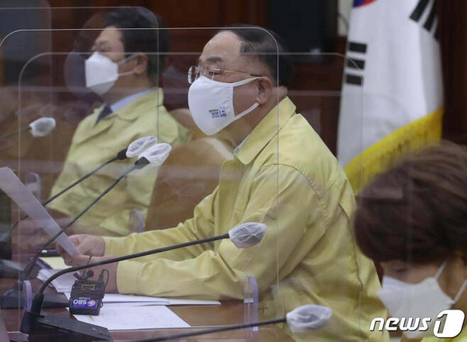 홍남기 "이번주 방역 분기점, 특별방역관리주간 설정"(상보)