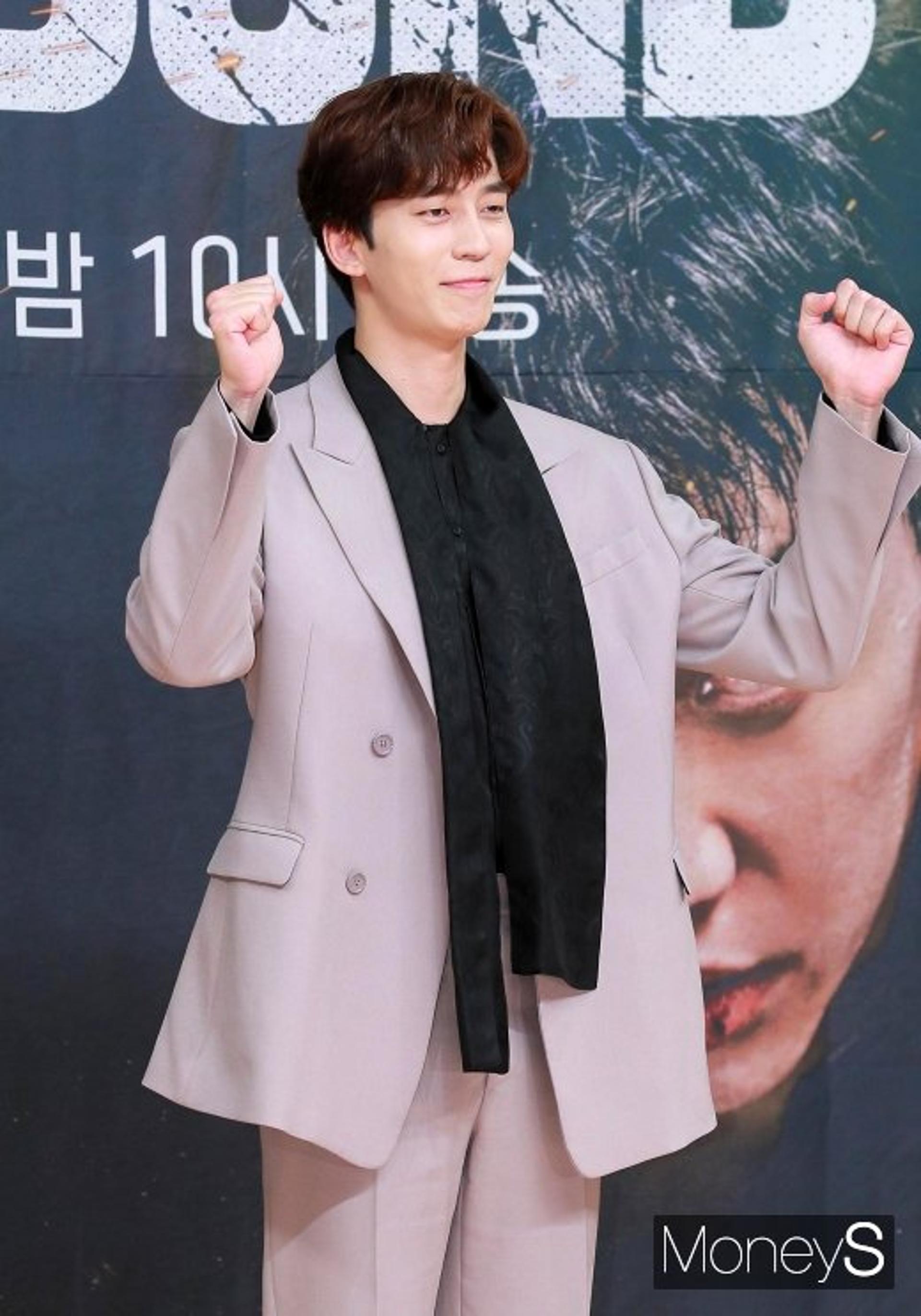 '음성'이었던 신성록, 자가격리 중 '확진' 받았다