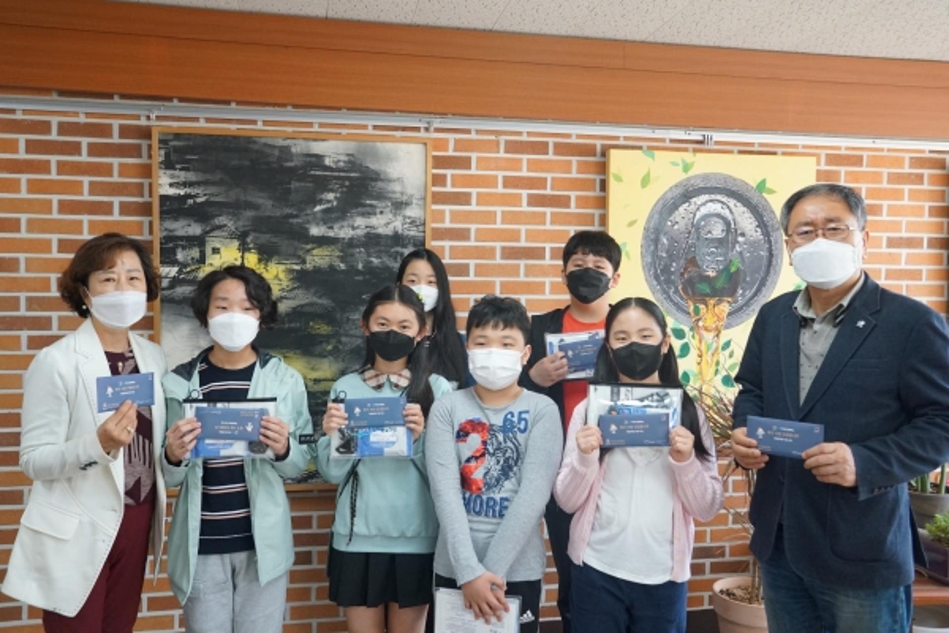 GS파워, ‘축구사랑 안양꿈나무’ 장학생에 FC안양 시즌권 선사