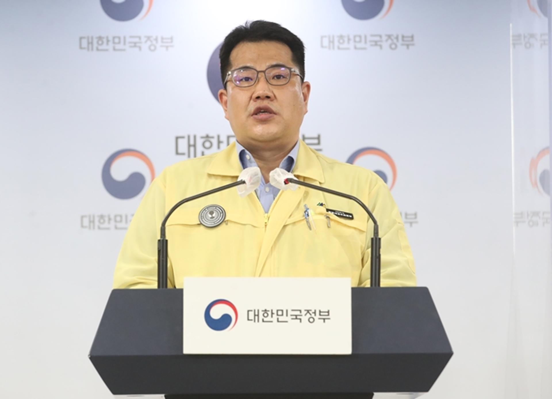 거리두기 3주 연장… 7월부터 '완화된 거리두기' 시행 예정