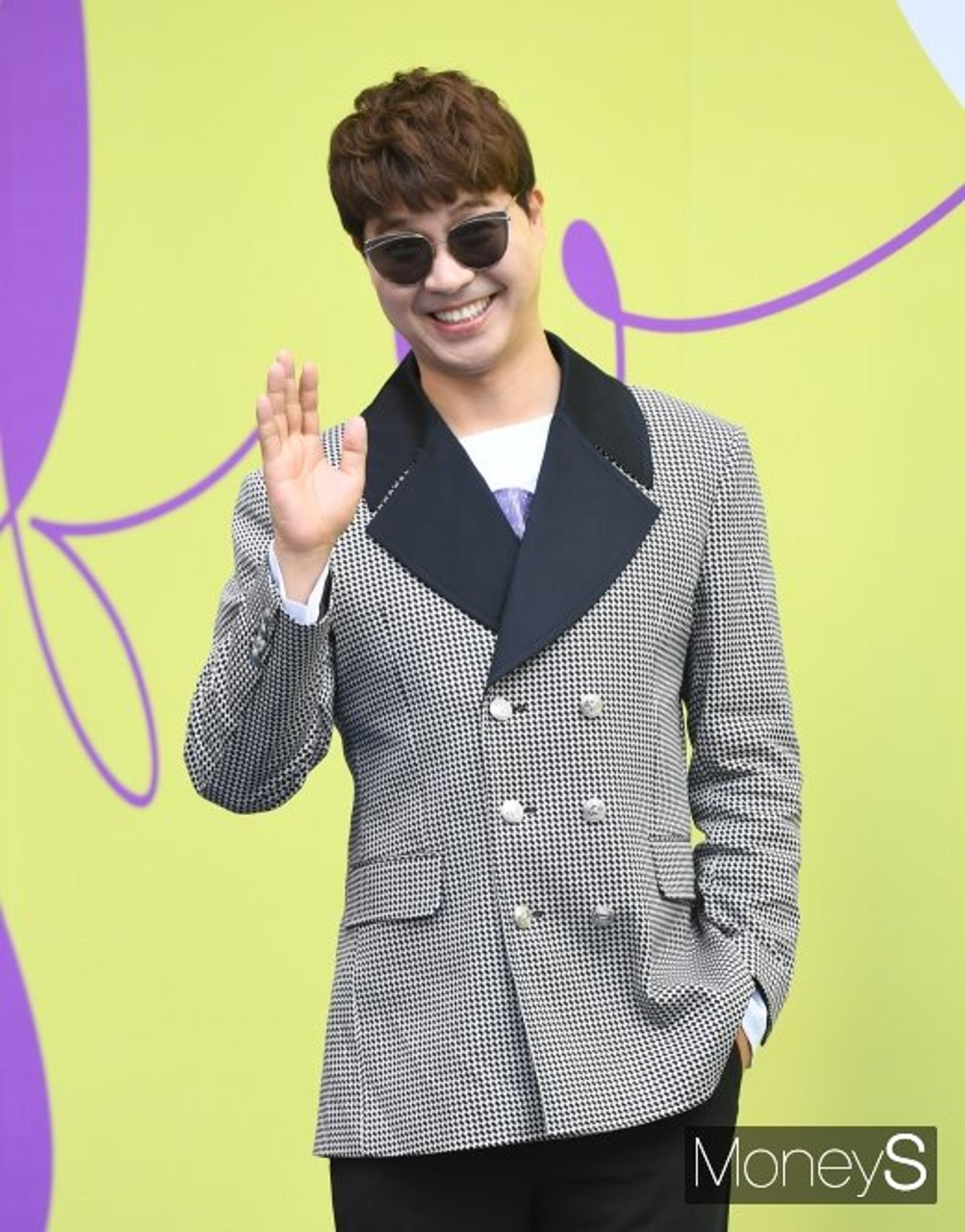'데뷔 30주년' 박수홍 "많은 생각 드는 밤, 유재석 고마워"