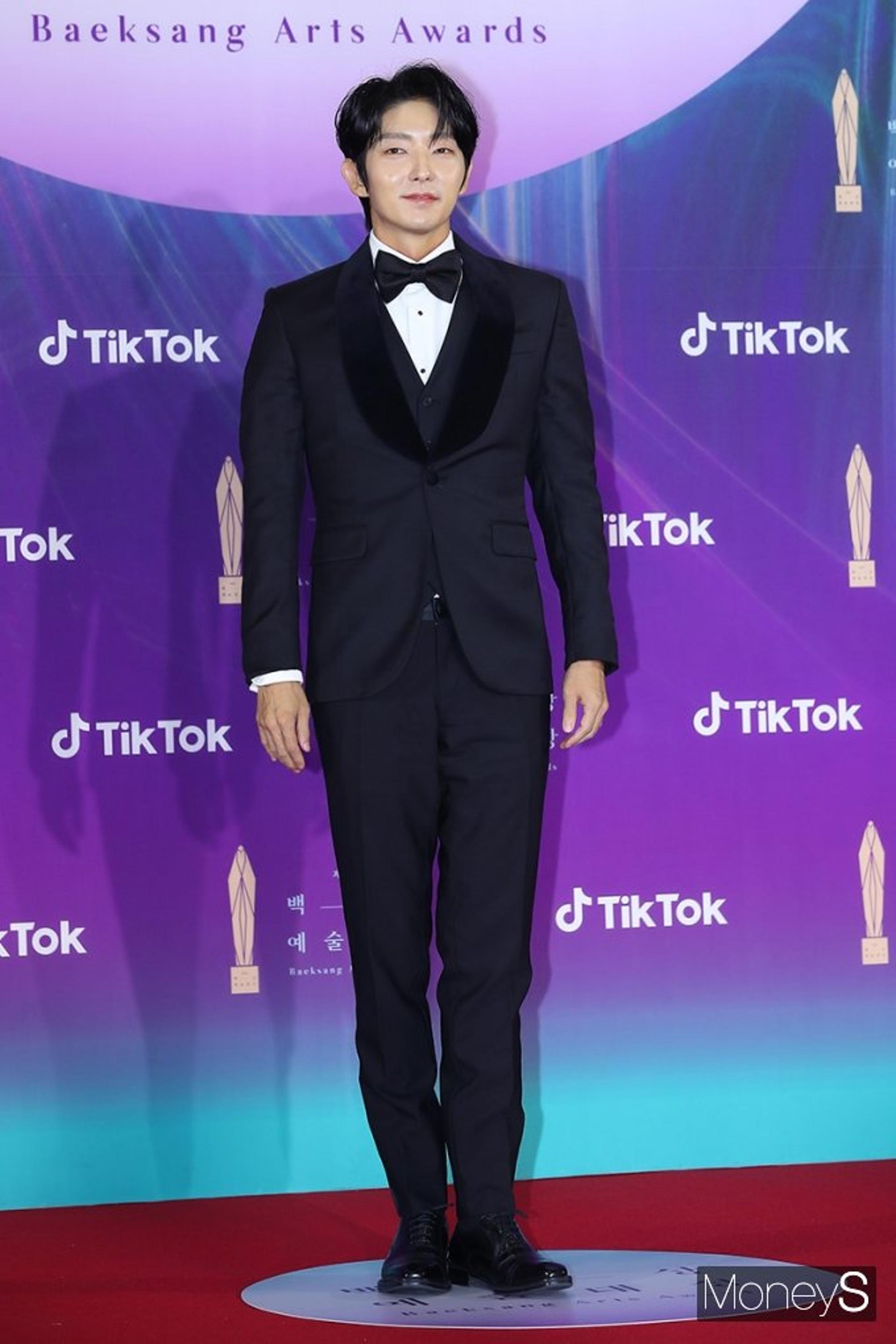 [2021 백상예술대상] '악의 꽃' 연출상, 김철규 감독 "이준기·문채원에 감사"