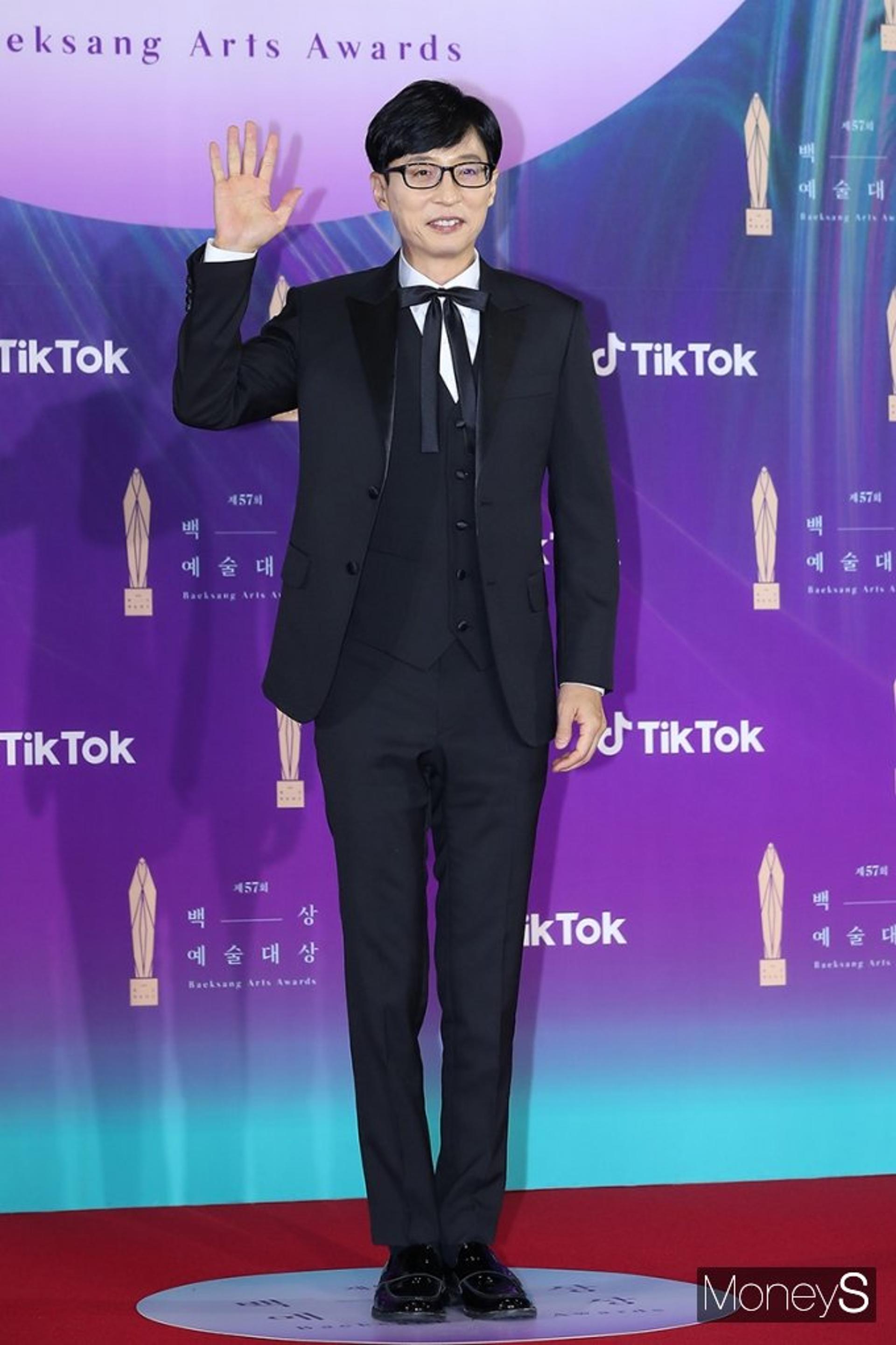 [2021 백상예술대상] TV부문 유재석 대상 "희극인으로서 웃음 드릴 것"