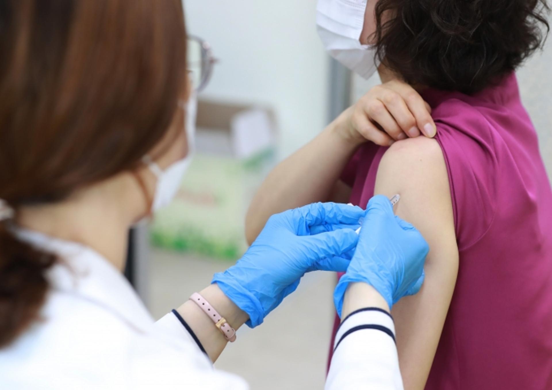 코로나 신규 확진자, 사흘만에 700명 아래로… 확산세는 여전(종합)