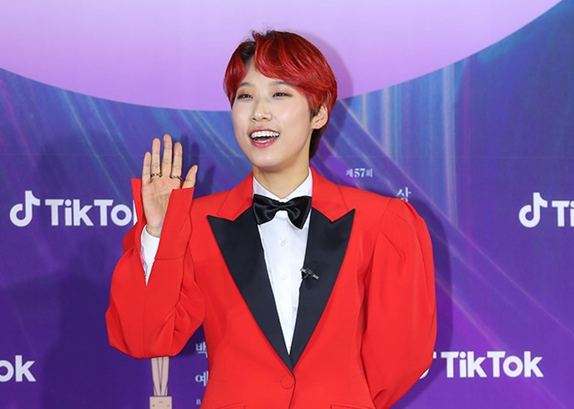 "전혀 관련 없어" 재재 남혐 손동작 논란… 왜 불거졌나