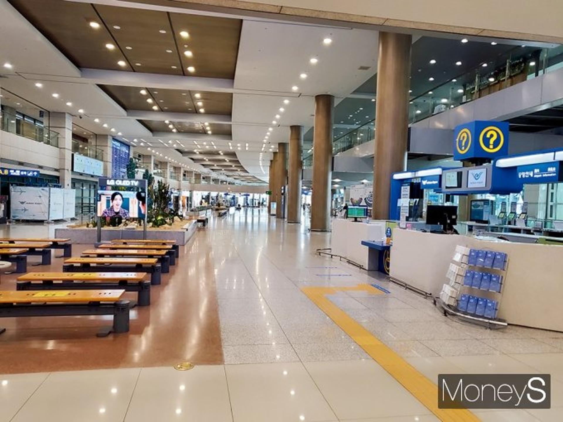 개항 20년 인천국제공항 1년 넘게 ‘초비상’… 팬데믹에 해외 대신 제주로