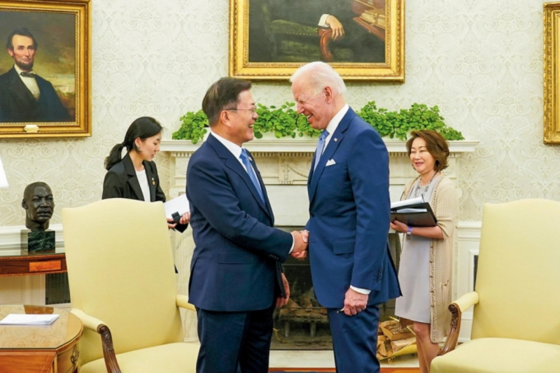 되찾은 미사일 주권… 韓 자주국방·우주산업 새 이정표