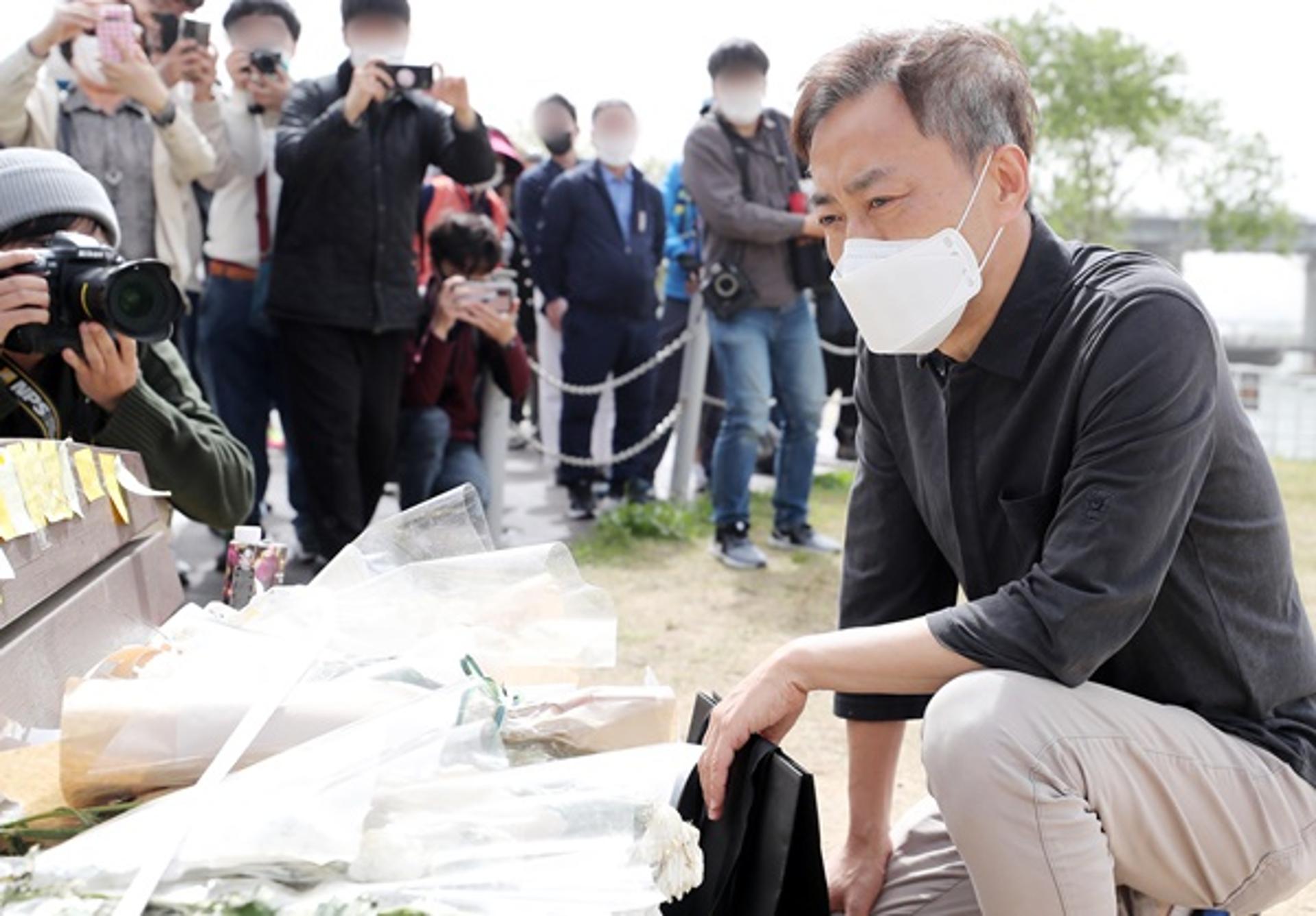 고 손정민 아버지 "'그알 사과, 엎드려 절받기'"