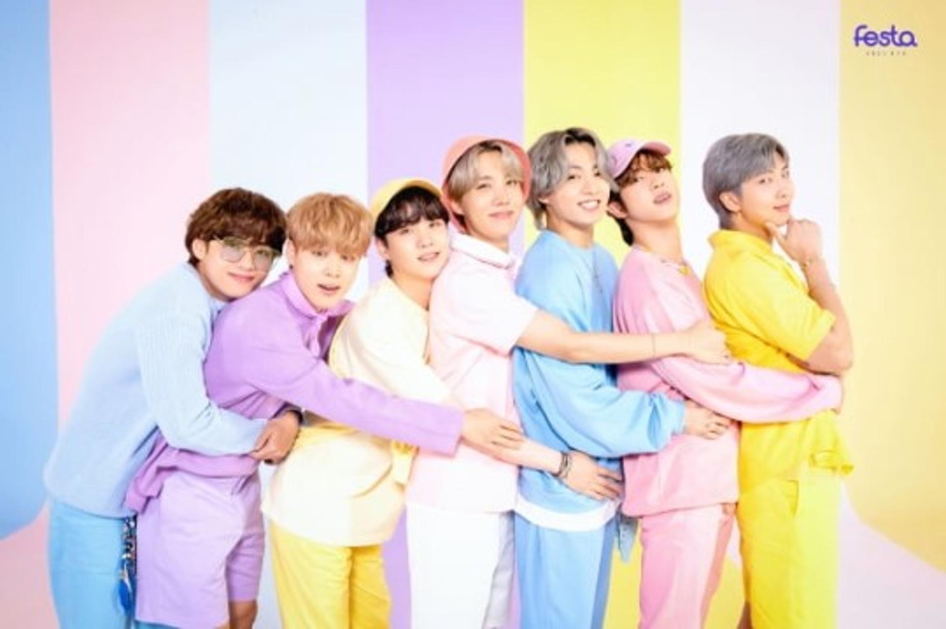 "아미 심쿵♥"… 방탄소년단, 가족사진 비주얼 美쳤다