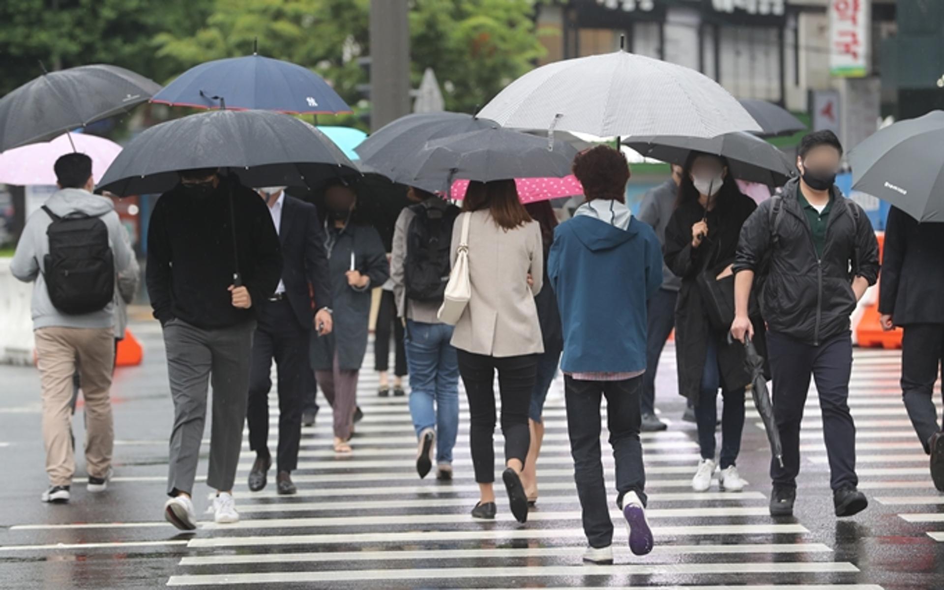 [오늘 날씨] 출근길 우산 챙기세요… 미세 먼지 '좋음'