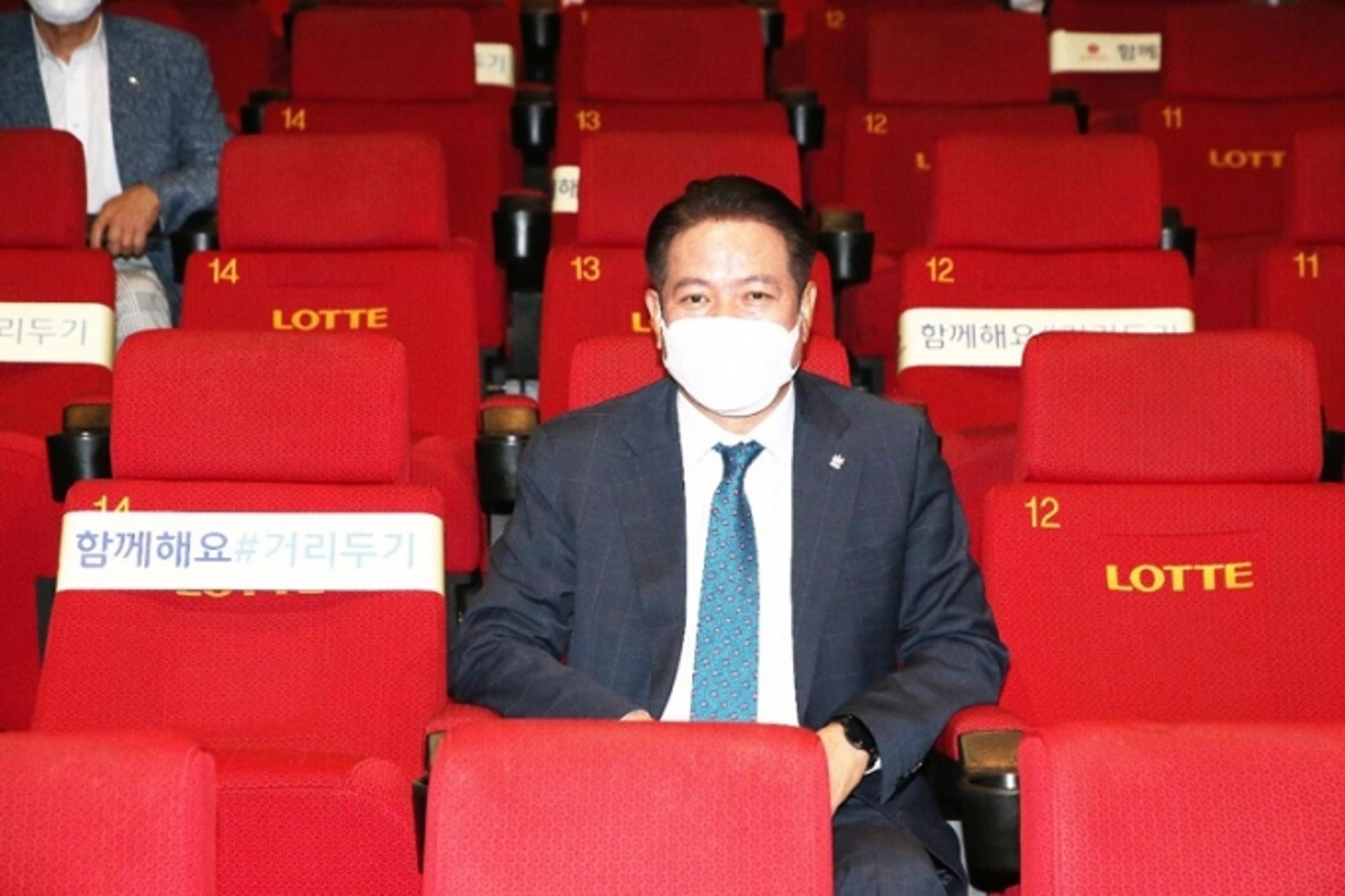 최대호 안양시장이 '학교가는 길' 상영관 찾은 이유는?