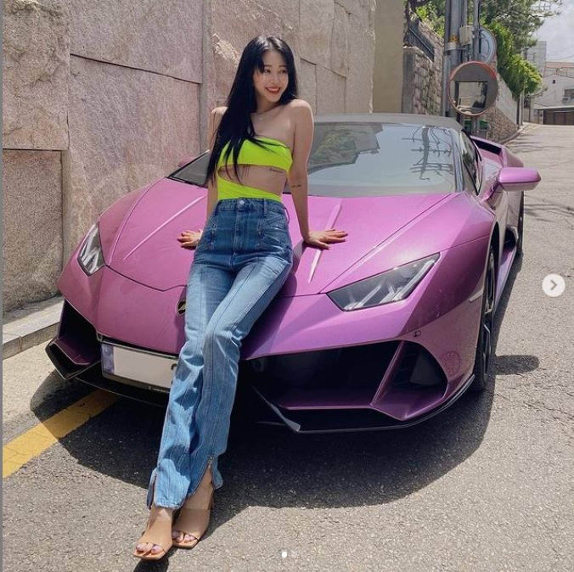 "썰 풀어드릴 것"… 한예슬, 5억 슈퍼카 '람보르기니 우라칸' 공개