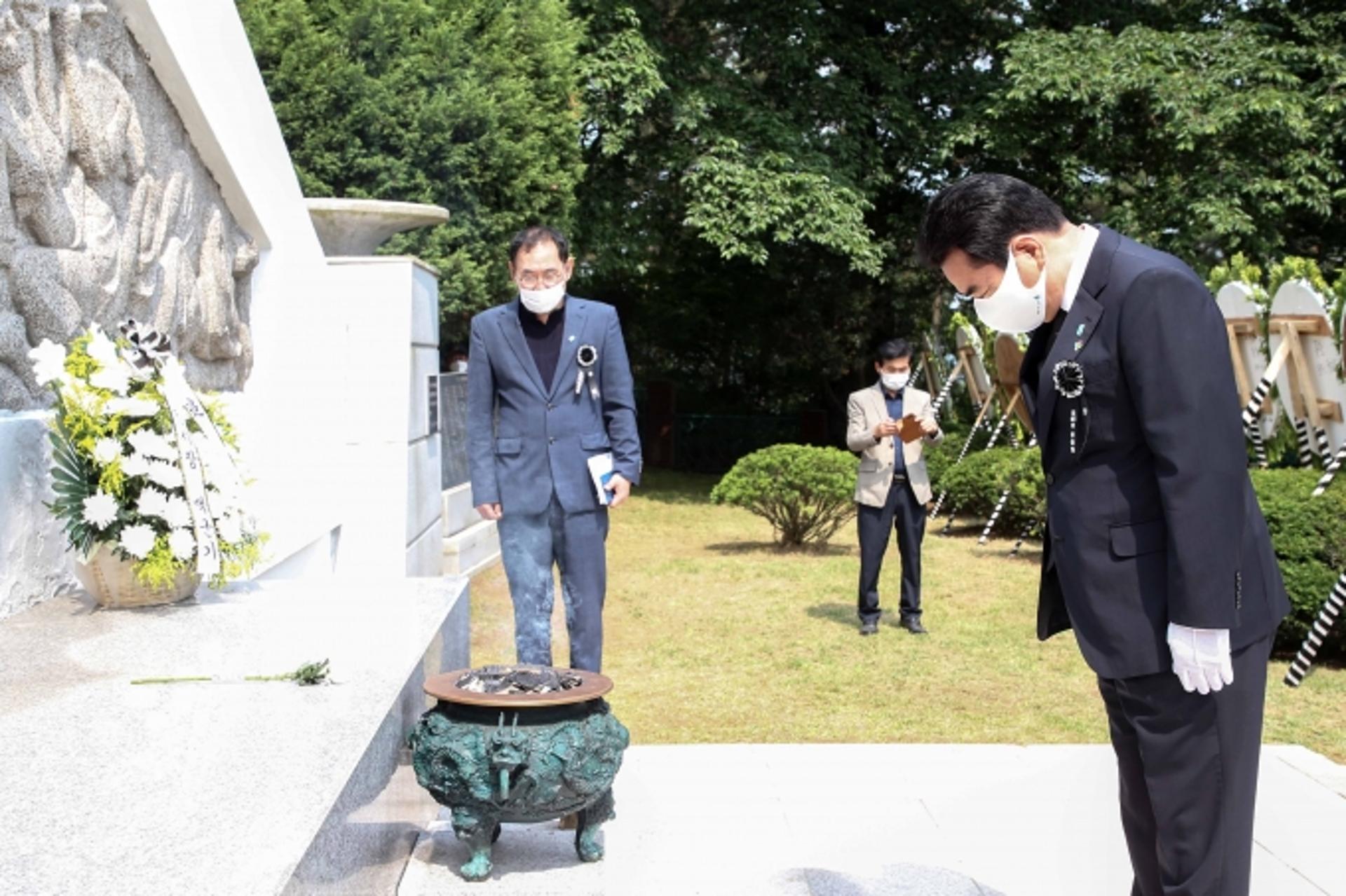 경기도 단체장, 현충일 추념식 열어 "선열들의 희생정신으로 난관 헤쳐 나가야"