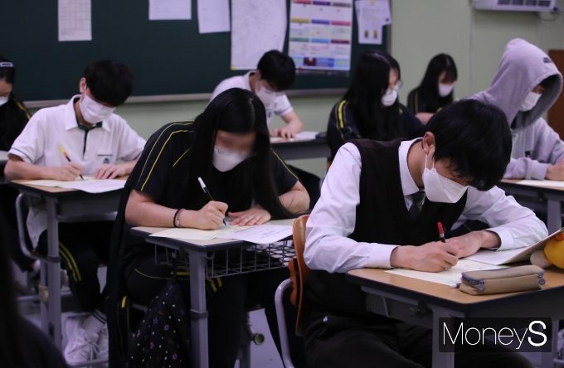 수능 치는 고3·n수 수험생, 방학 중 화이자 백신 맞는다