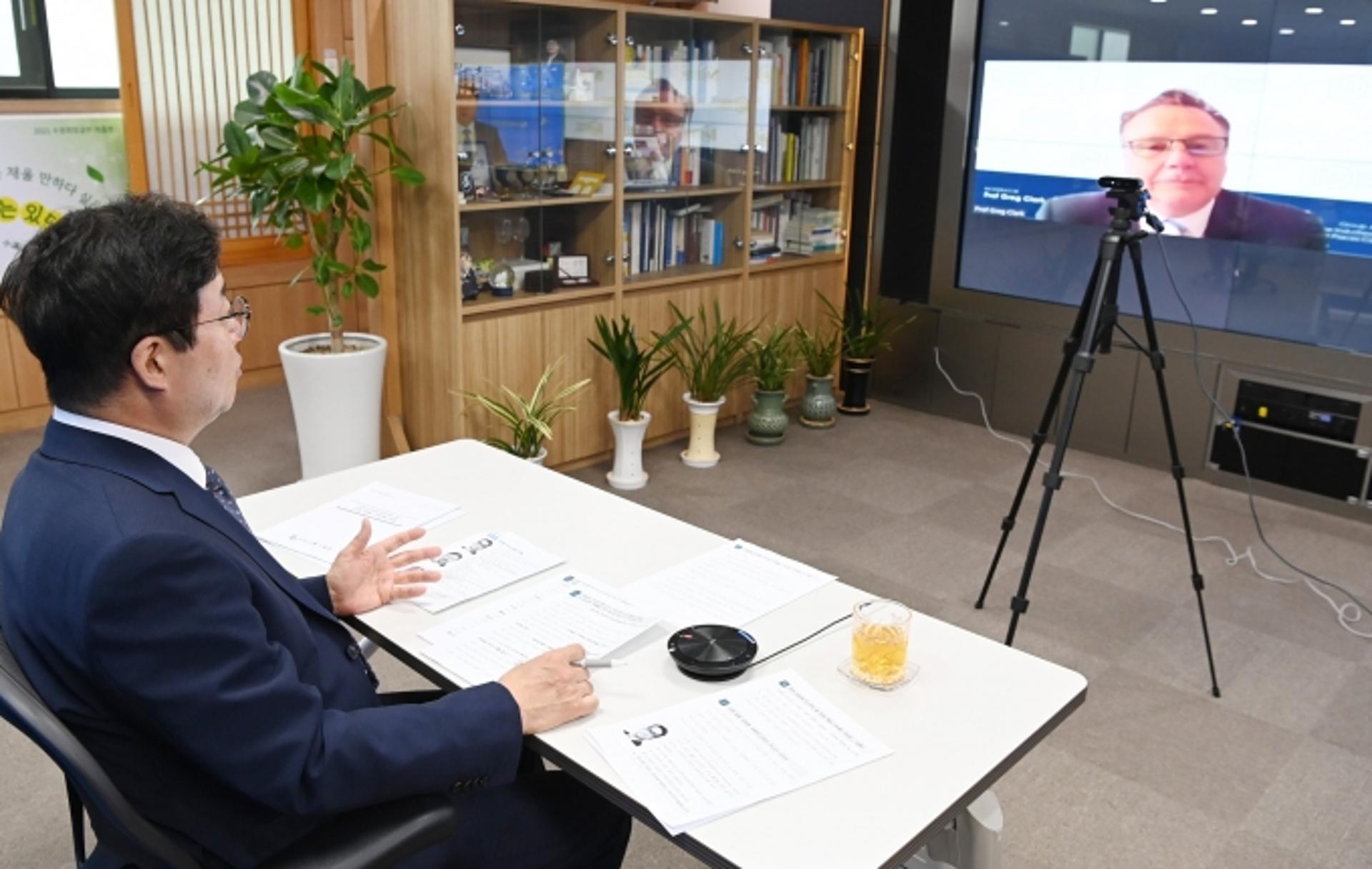 염태영 시장, "지방정부, 과감한 도전정신으로 도시문제 해결 방안 찾아야"