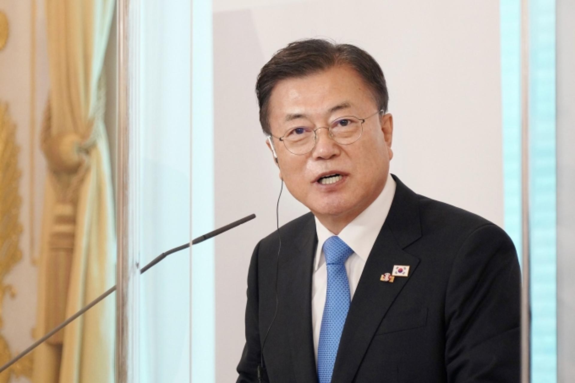 문재인 대통령 "북한 동의시 백신공급 협력 적극 추진"