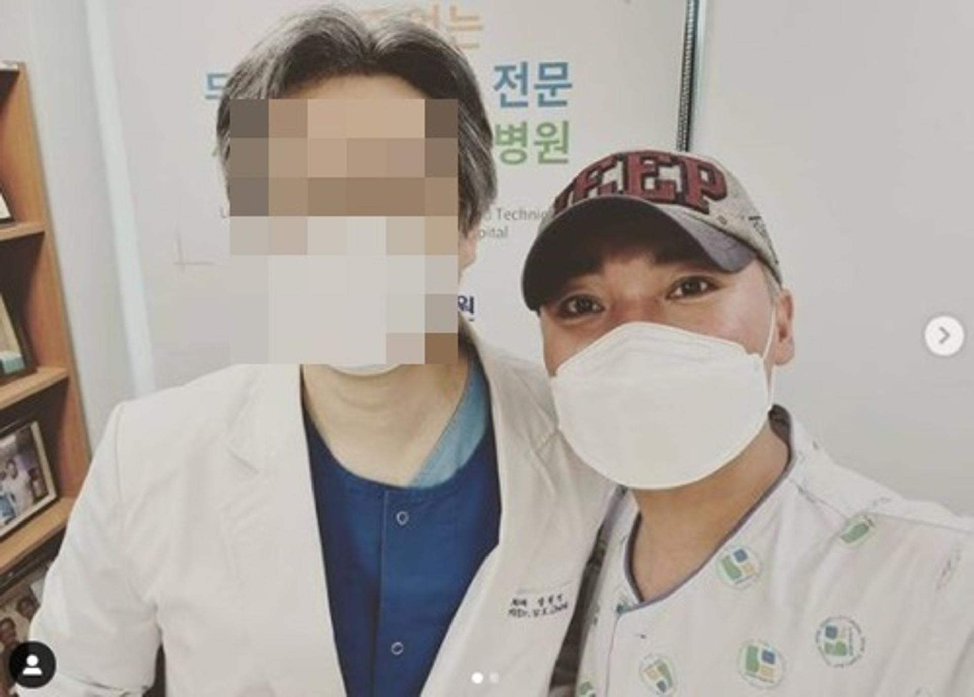 "퇴원했습니다"… 조재윤 근황, 수술 뒤 재활치료 전념