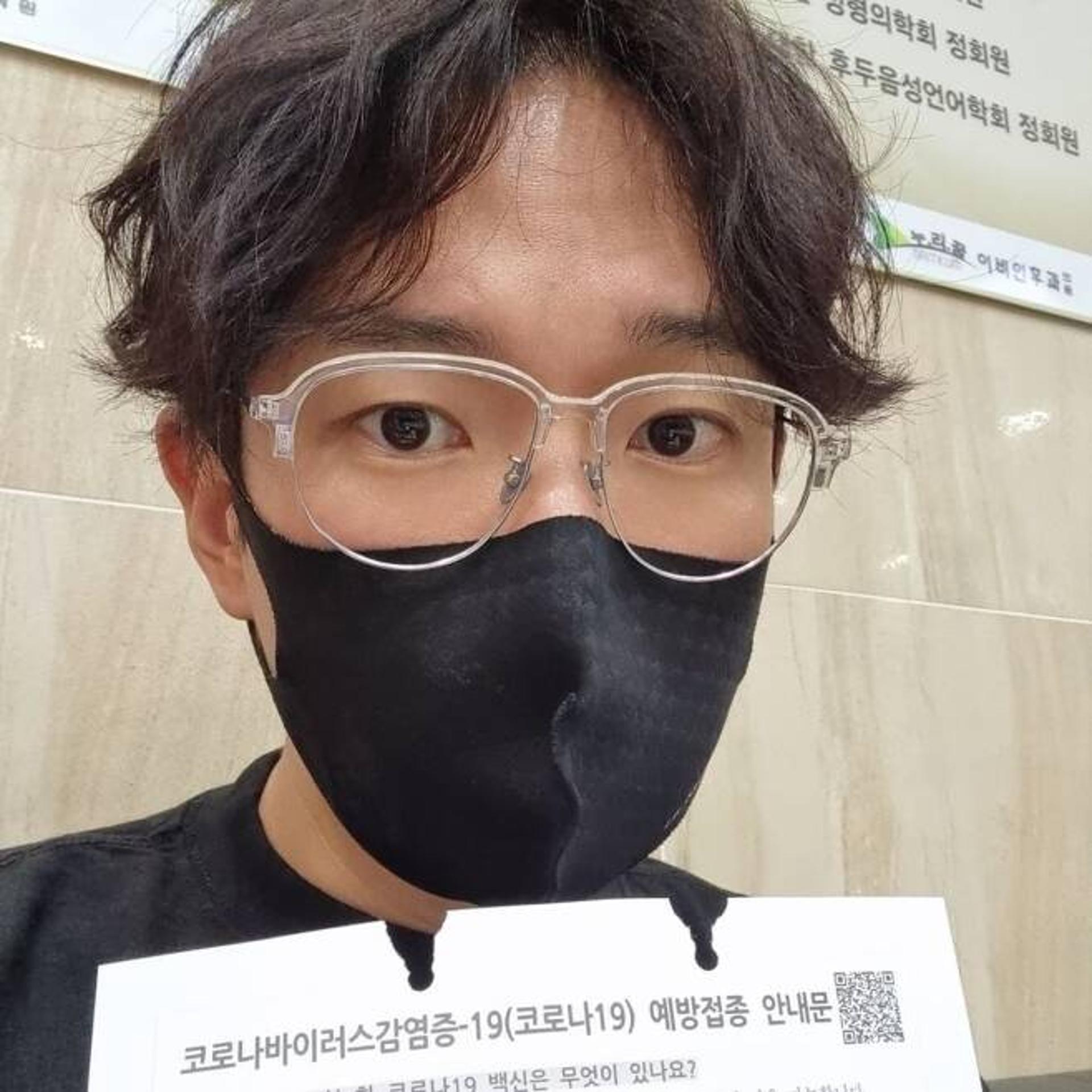 장성규 백신 인증샷… "얌생이가 되진 않았네요"
