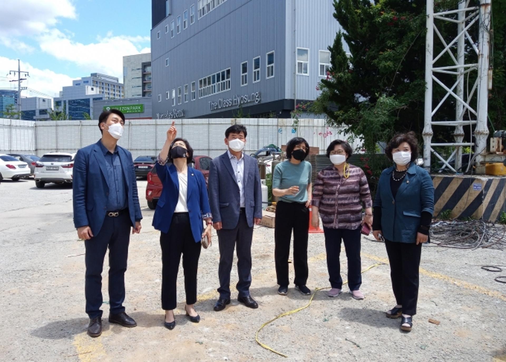 안양시의회 도시건설위, '골프연습장 철제기둥 전도사고' 현장점검