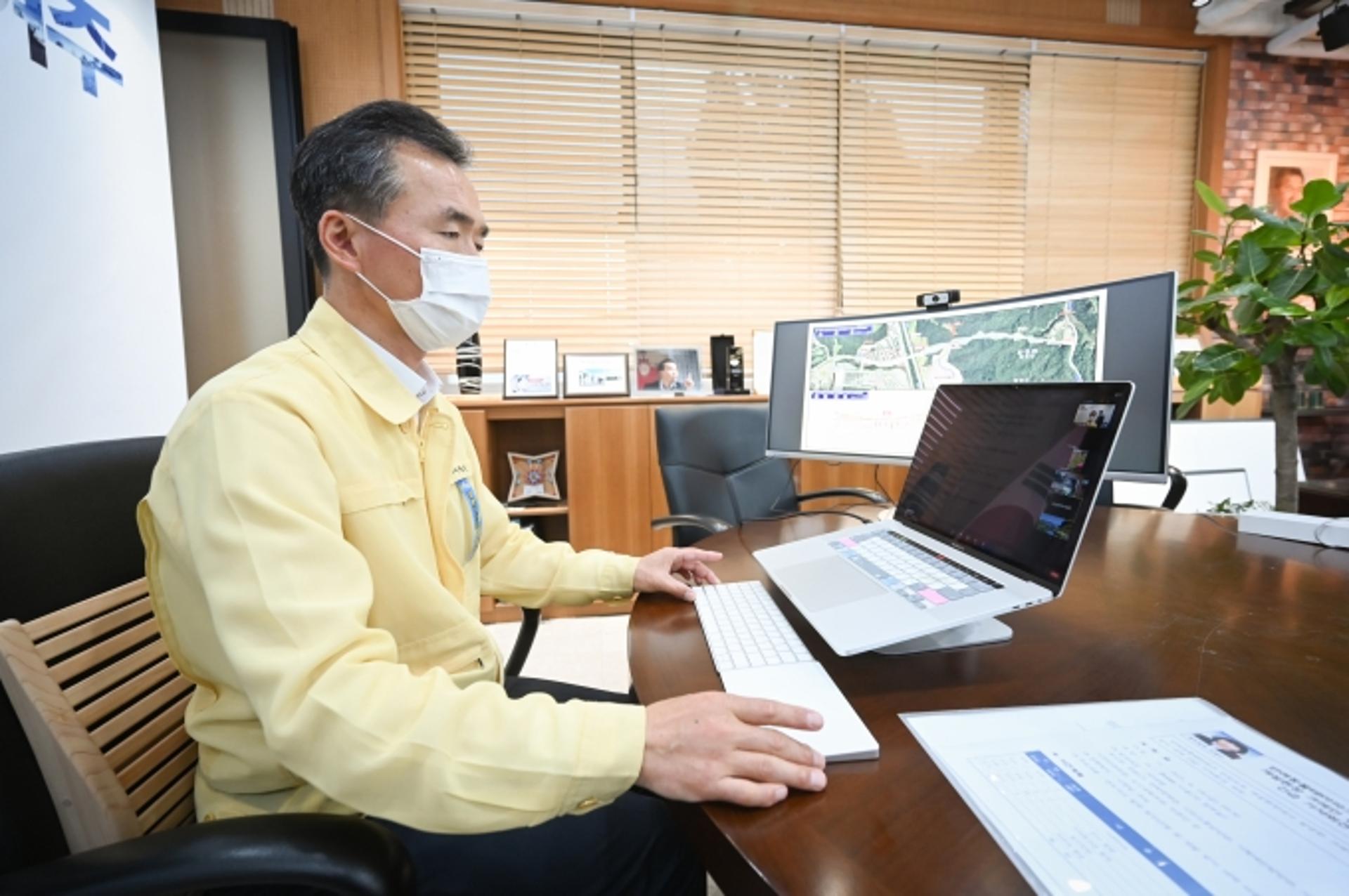 이항진 여주시장 "크레인 전도사고에 무한책임 통감…철저조사 엄정히 책임 물을것"