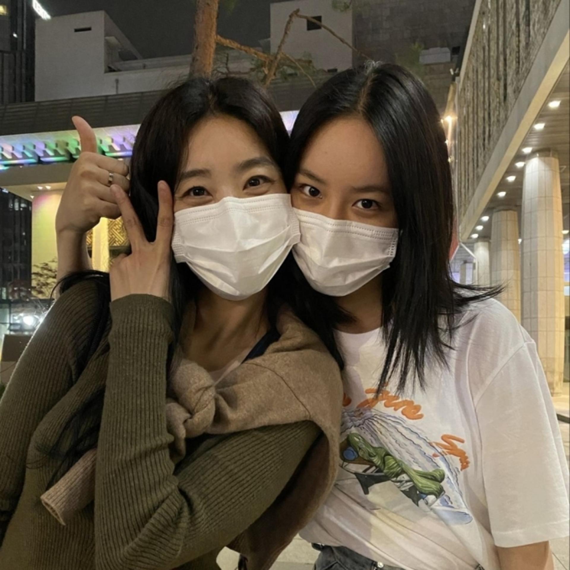 “자랑스러운 울 쏘지 언니”… 혜리, 연극 무대 선 소진 응원