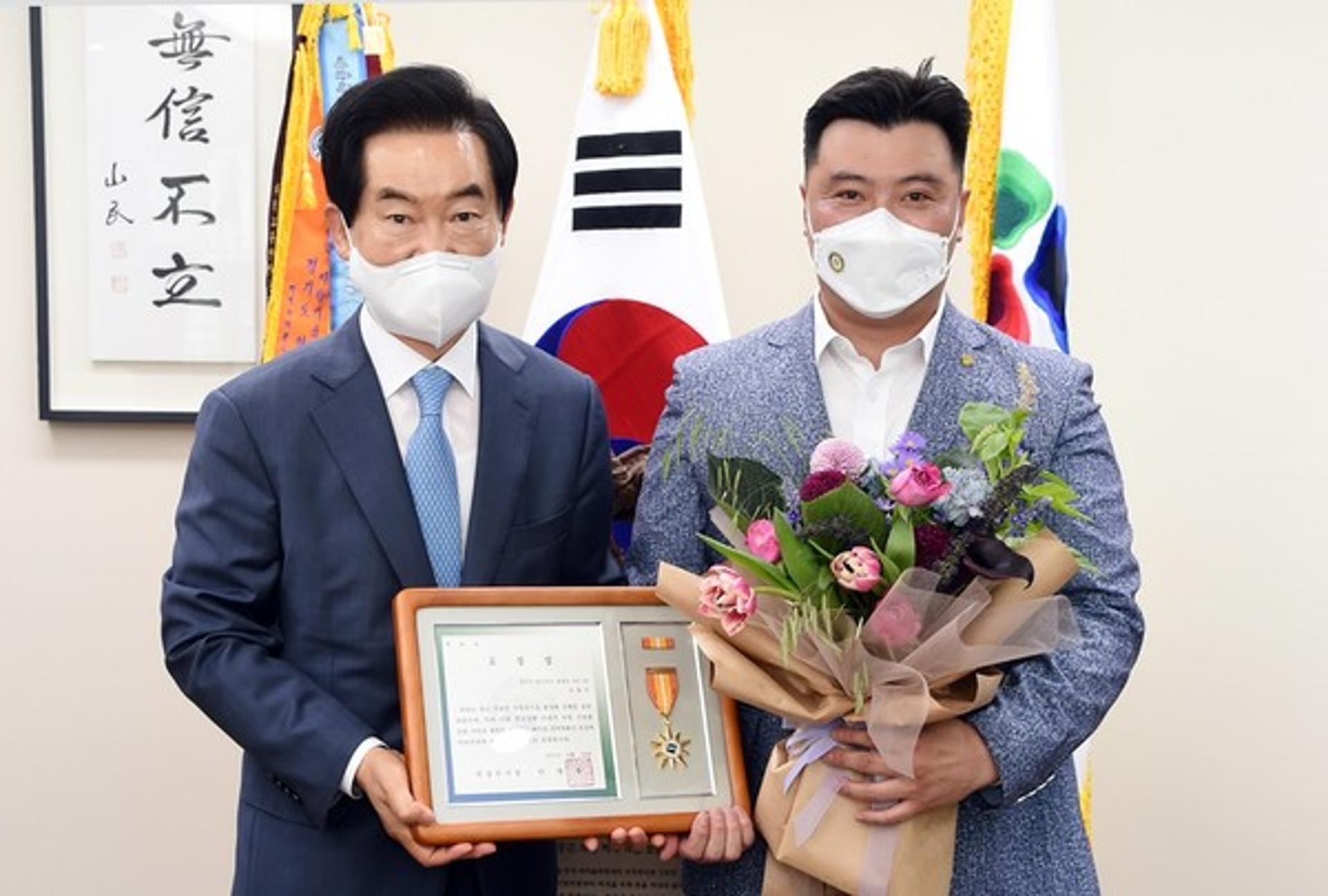 안병용 의정부시장, 모범시민에 표창장 수여